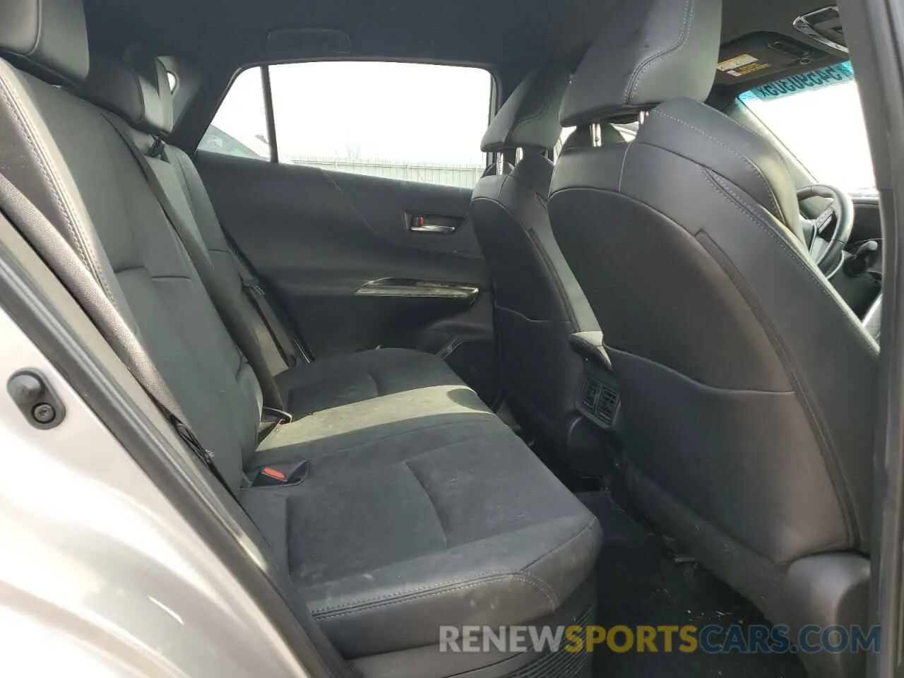10 Photograph of a damaged car JTEAAAAHXMJ086618 TOYOTA VENZA 2021