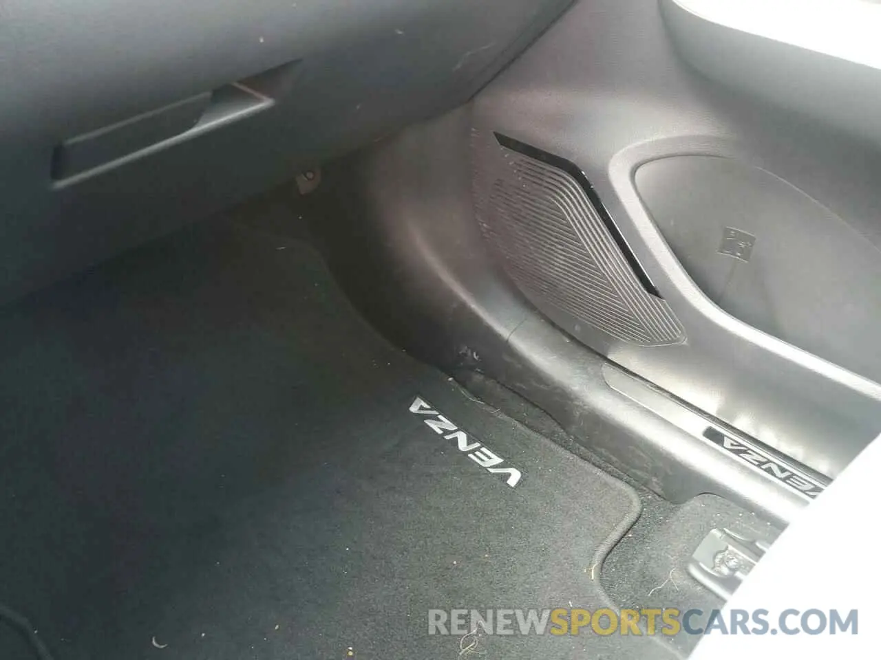 12 Photograph of a damaged car JTEAAAAH0NJ099640 TOYOTA VENZA 2022