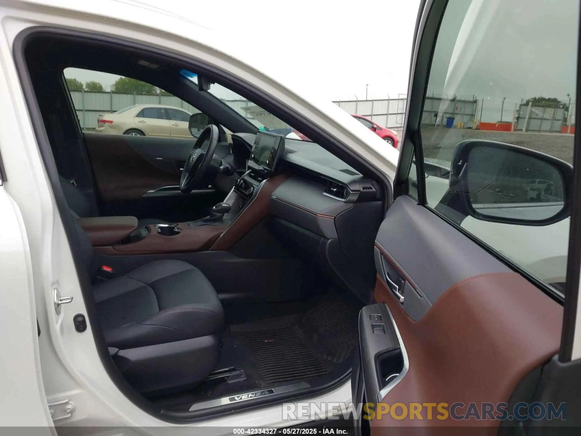 5 Photograph of a damaged car JTEAAAAH0NJ117876 TOYOTA VENZA 2022