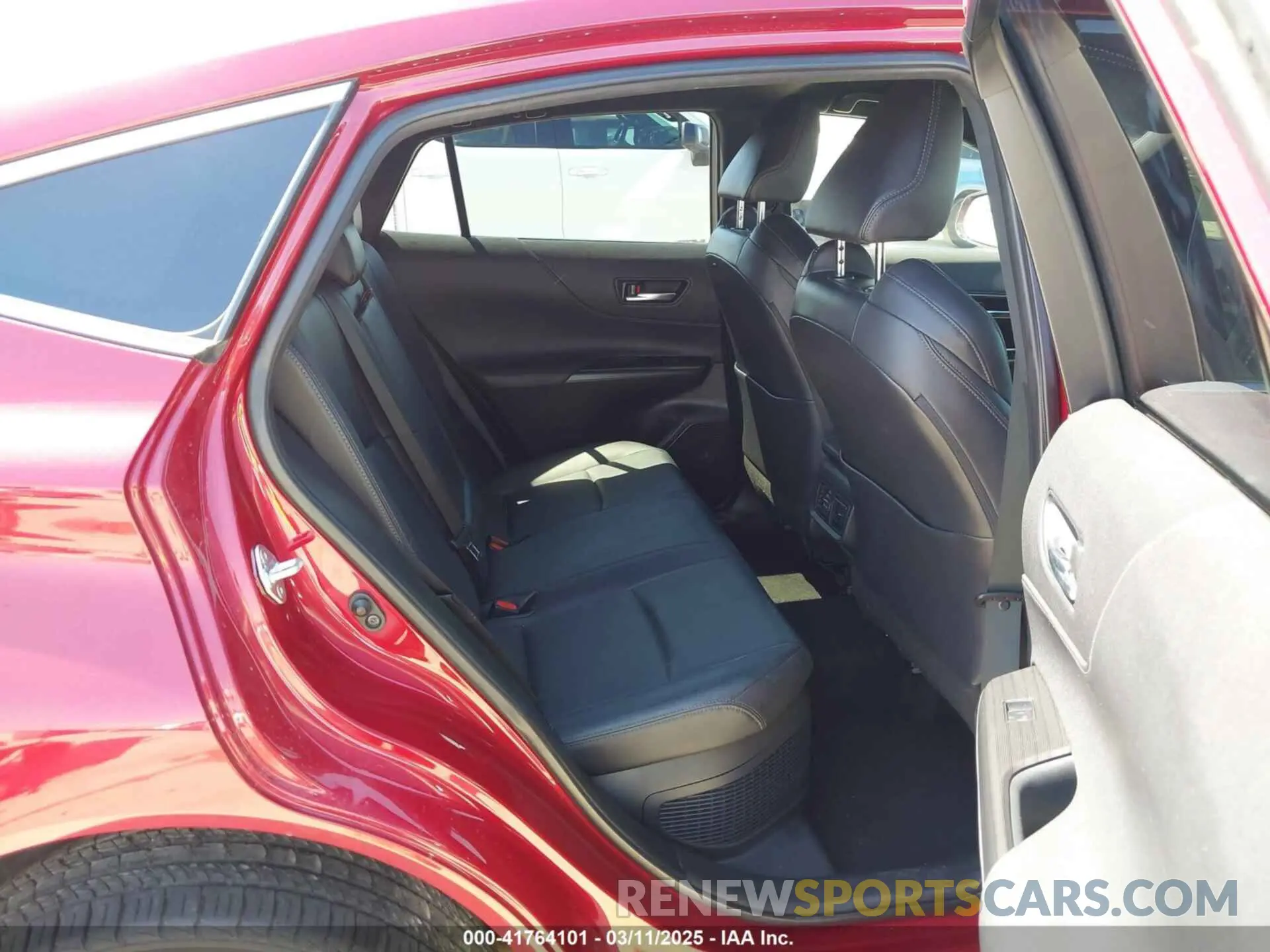 8 Photograph of a damaged car JTEAAAAH1NJ106479 TOYOTA VENZA 2022