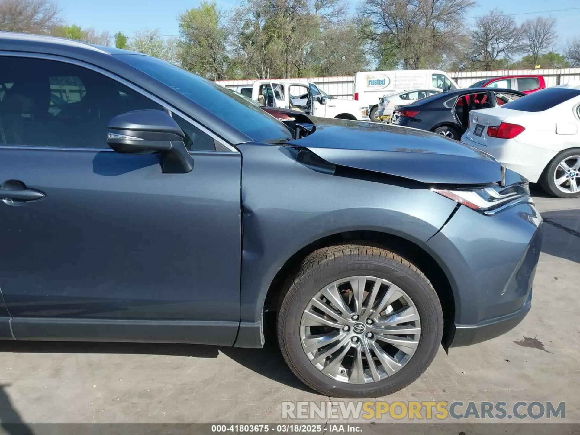19 Photograph of a damaged car JTEAAAAH1NJ117577 TOYOTA VENZA 2022
