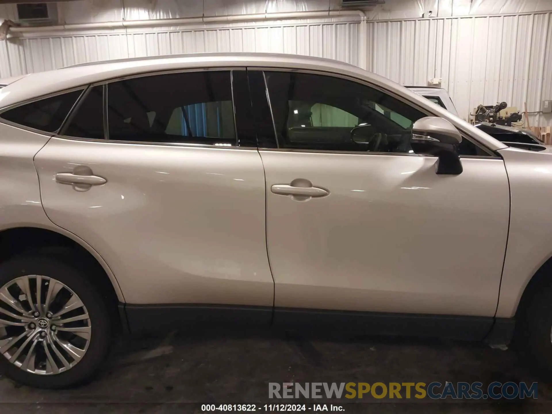 14 Photograph of a damaged car JTEAAAAH2NJ113912 TOYOTA VENZA 2022