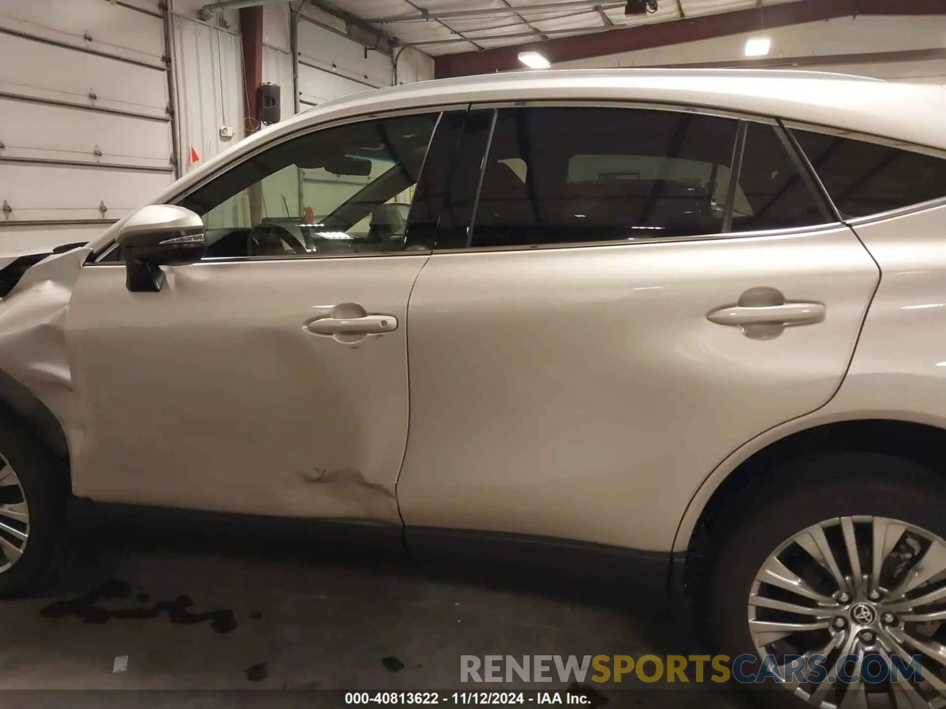 15 Photograph of a damaged car JTEAAAAH2NJ113912 TOYOTA VENZA 2022