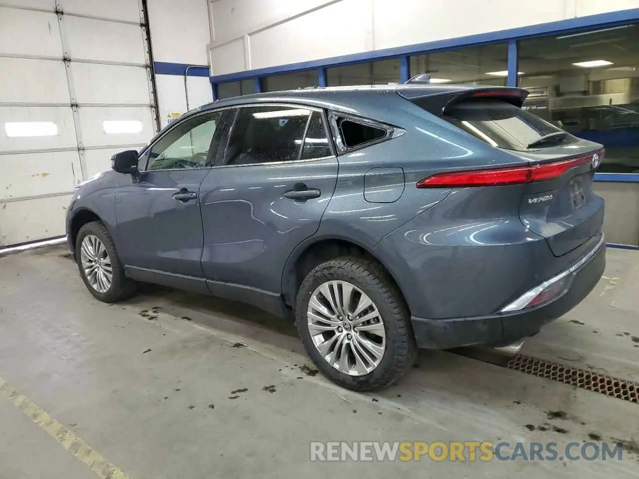 2 Photograph of a damaged car JTEAAAAH3NJ102952 TOYOTA VENZA 2022