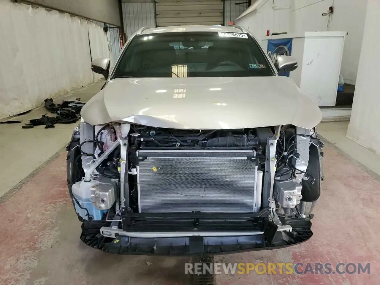 5 Photograph of a damaged car JTEAAAAH3NJ111392 TOYOTA VENZA 2022