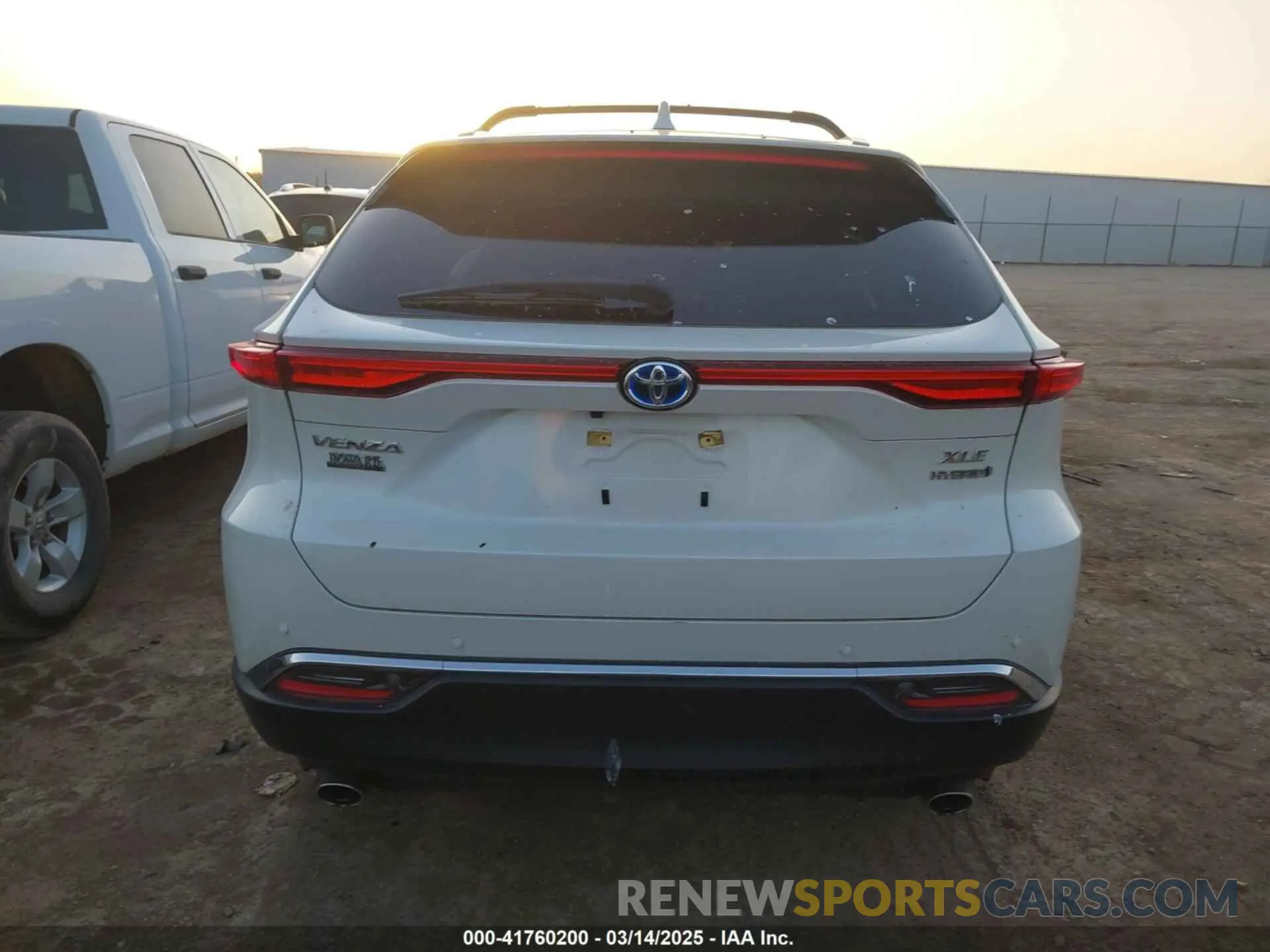 17 Photograph of a damaged car JTEAAAAH3NJ112266 TOYOTA VENZA 2022