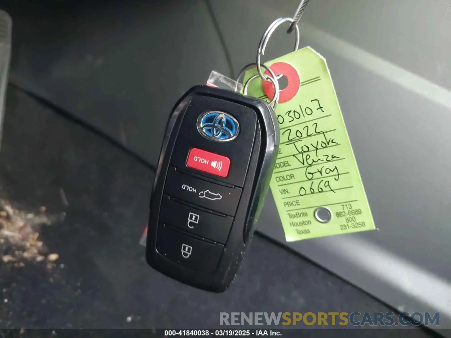 11 Photograph of a damaged car JTEAAAAH4NJ110669 TOYOTA VENZA 2022