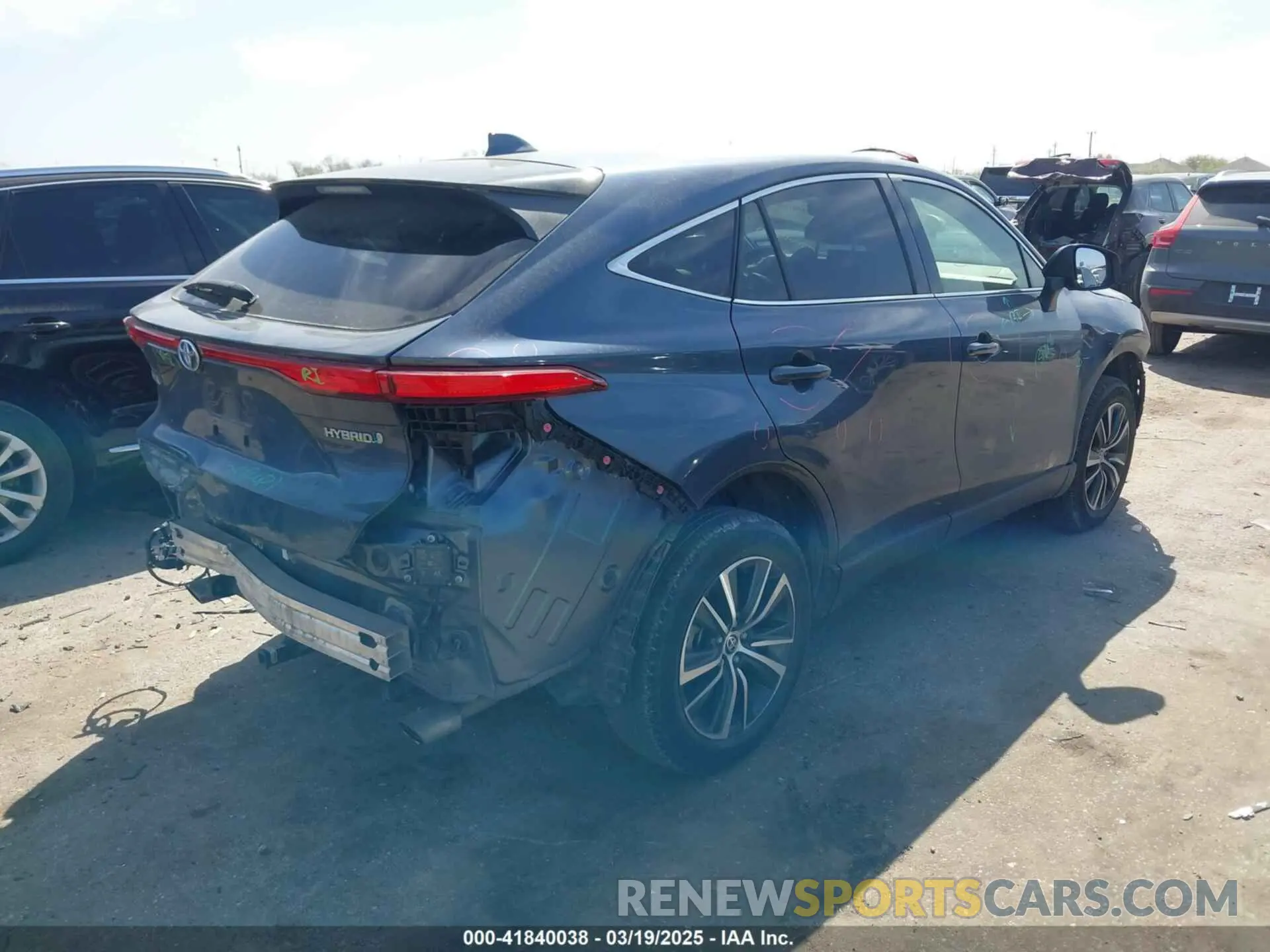4 Photograph of a damaged car JTEAAAAH4NJ110669 TOYOTA VENZA 2022