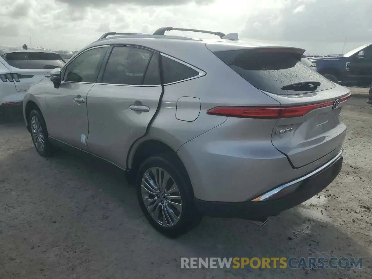 2 Photograph of a damaged car JTEAAAAH4NJ114334 TOYOTA VENZA 2022