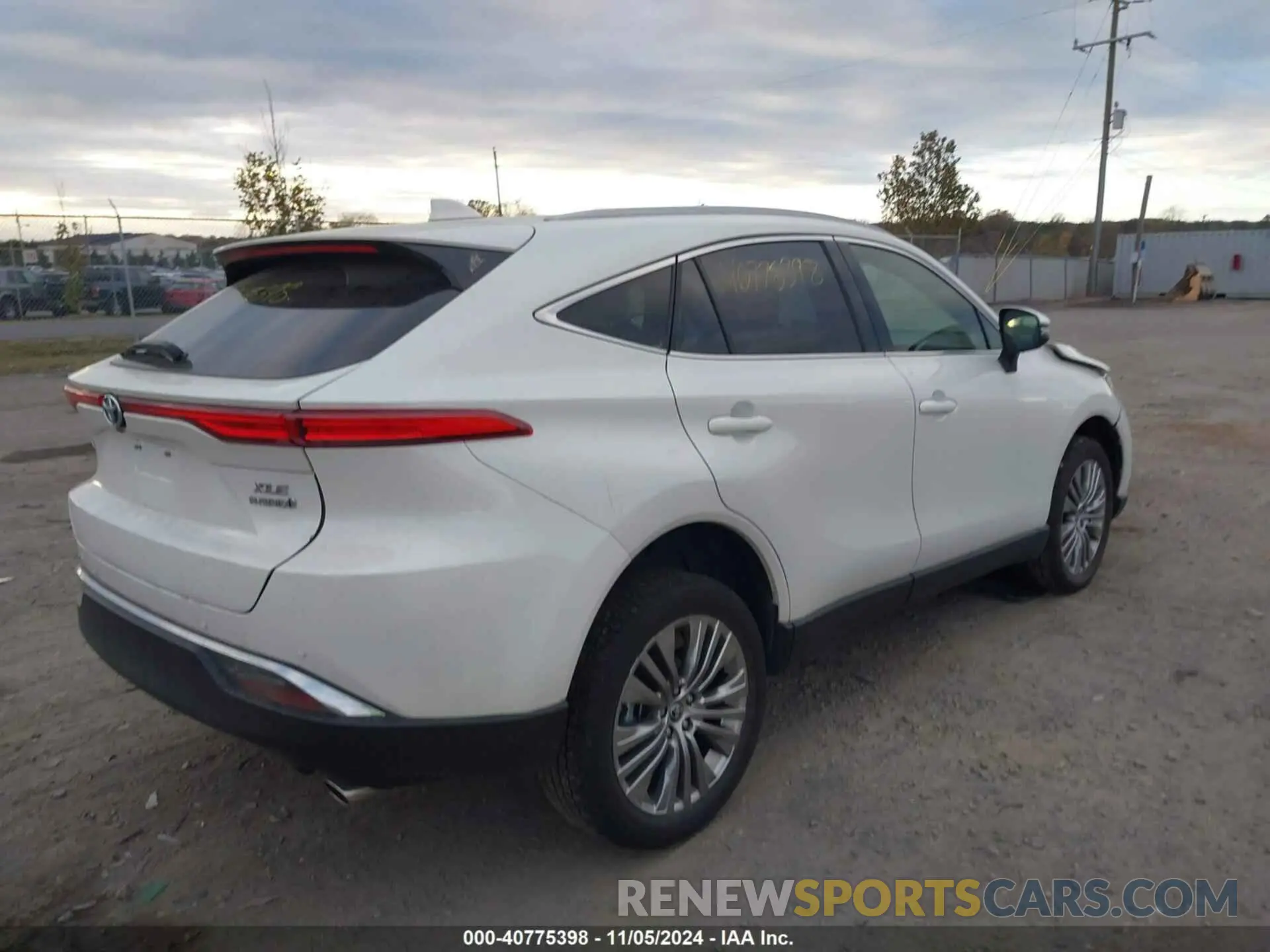 4 Photograph of a damaged car JTEAAAAH4NJ115046 TOYOTA VENZA 2022
