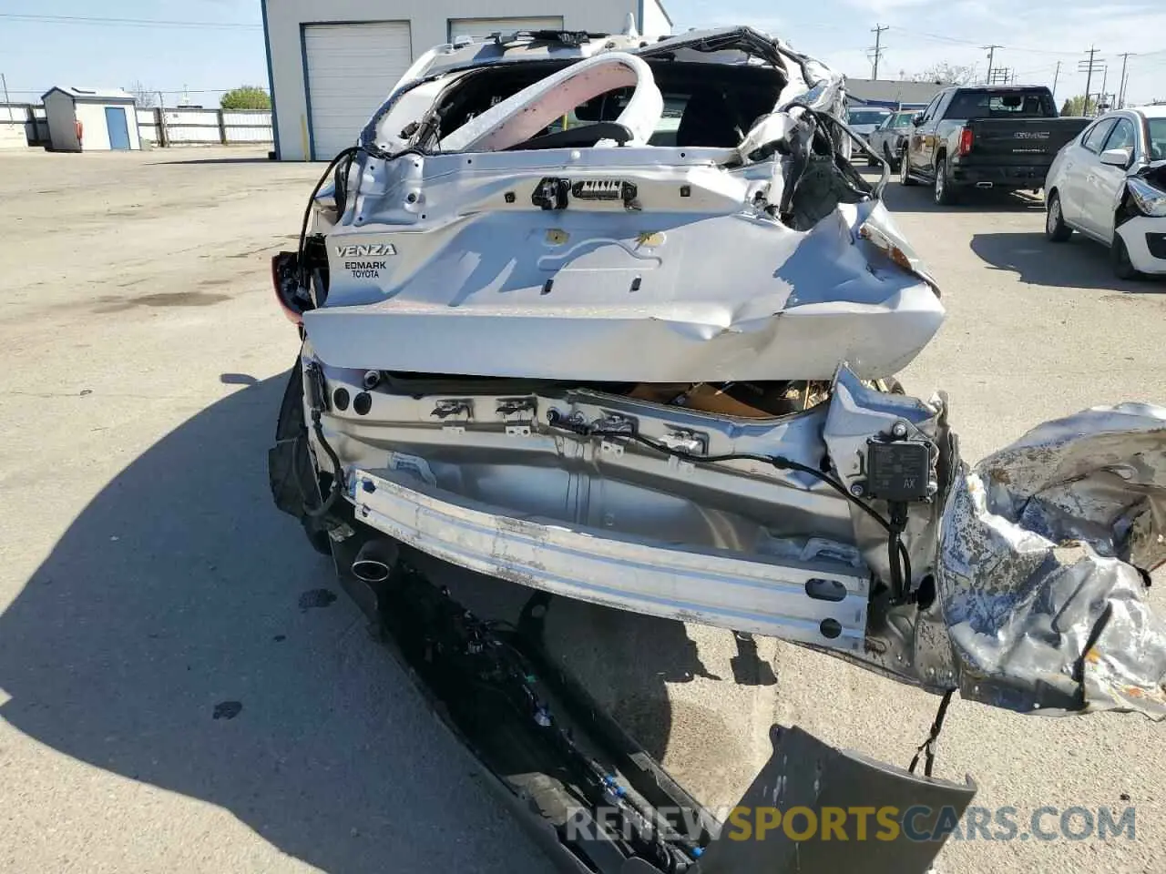 6 Photograph of a damaged car JTEAAAAH5NJ103293 TOYOTA VENZA 2022