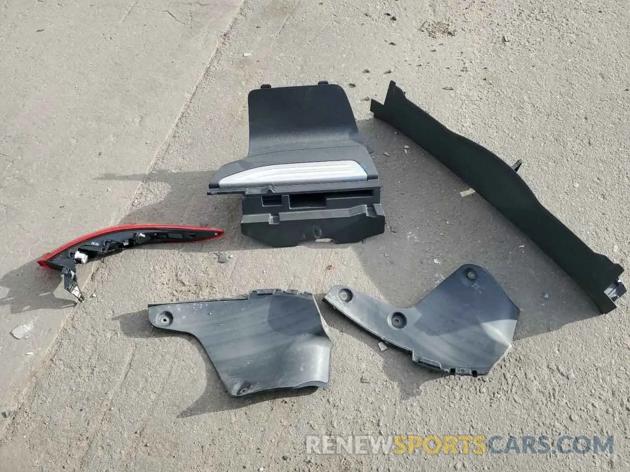 13 Photograph of a damaged car JTEAAAAH5NJ115458 TOYOTA VENZA 2022