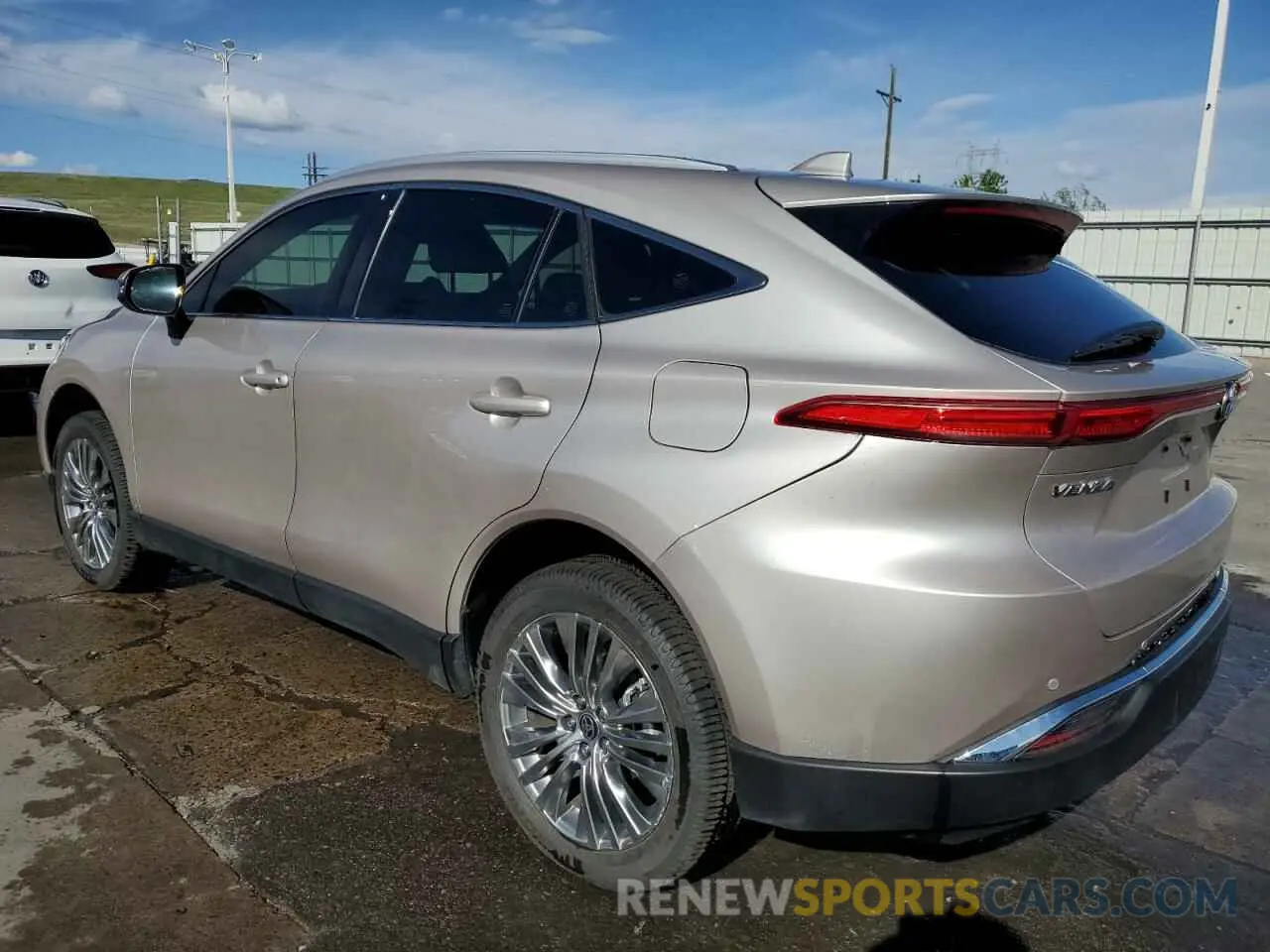 2 Photograph of a damaged car JTEAAAAH5NJ115458 TOYOTA VENZA 2022