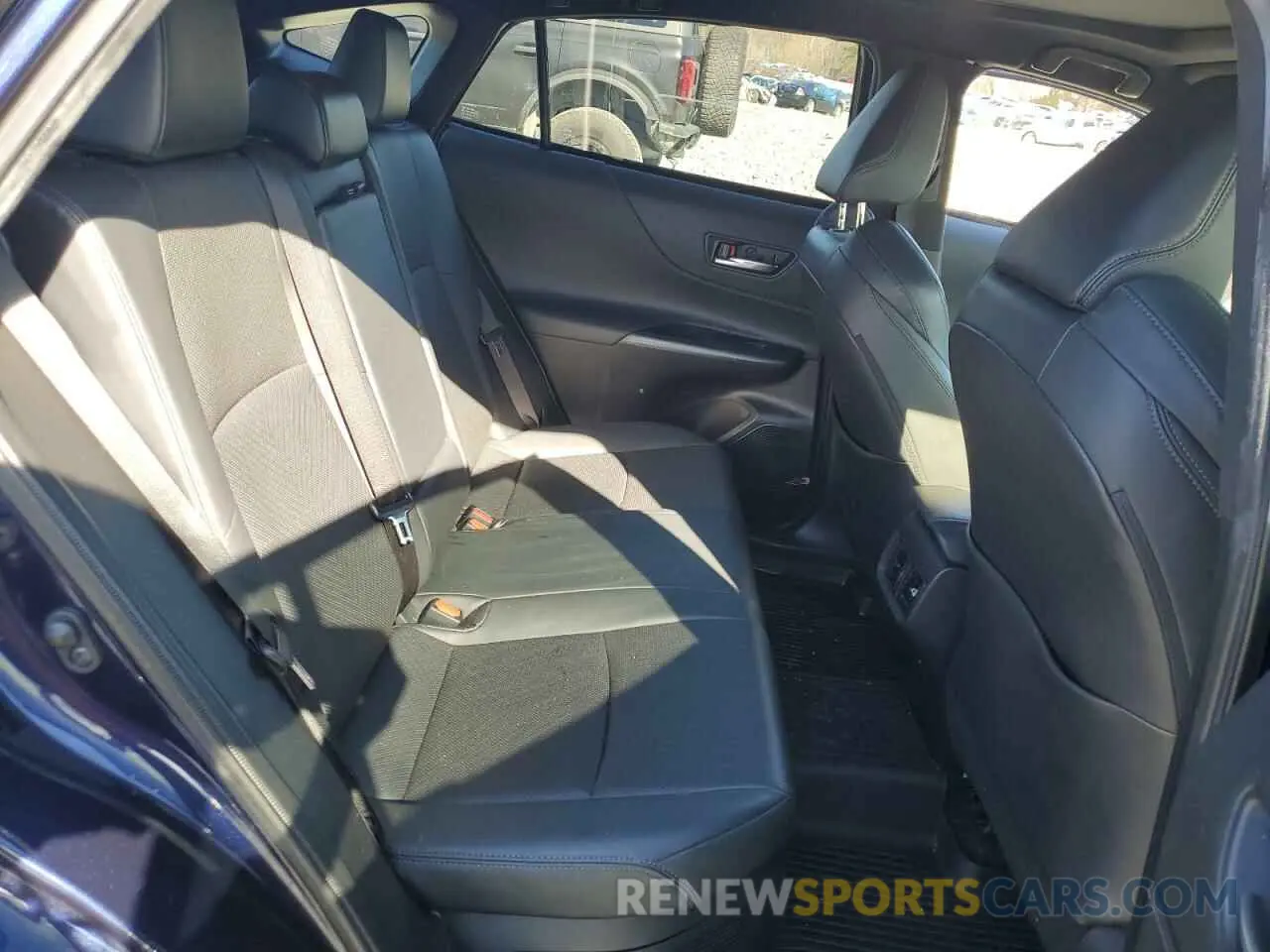 11 Photograph of a damaged car JTEAAAAH6NJ092093 TOYOTA VENZA 2022