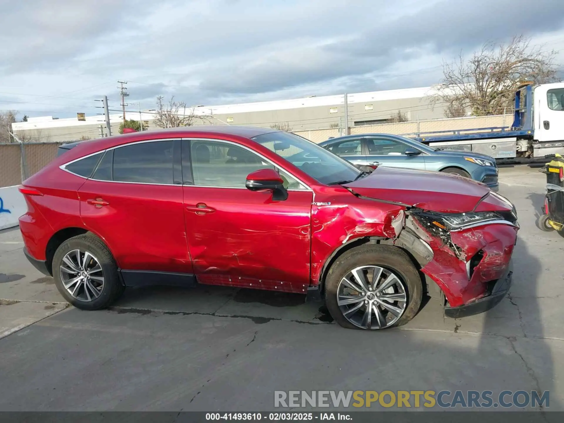 13 Photograph of a damaged car JTEAAAAH7NJ106597 TOYOTA VENZA 2022