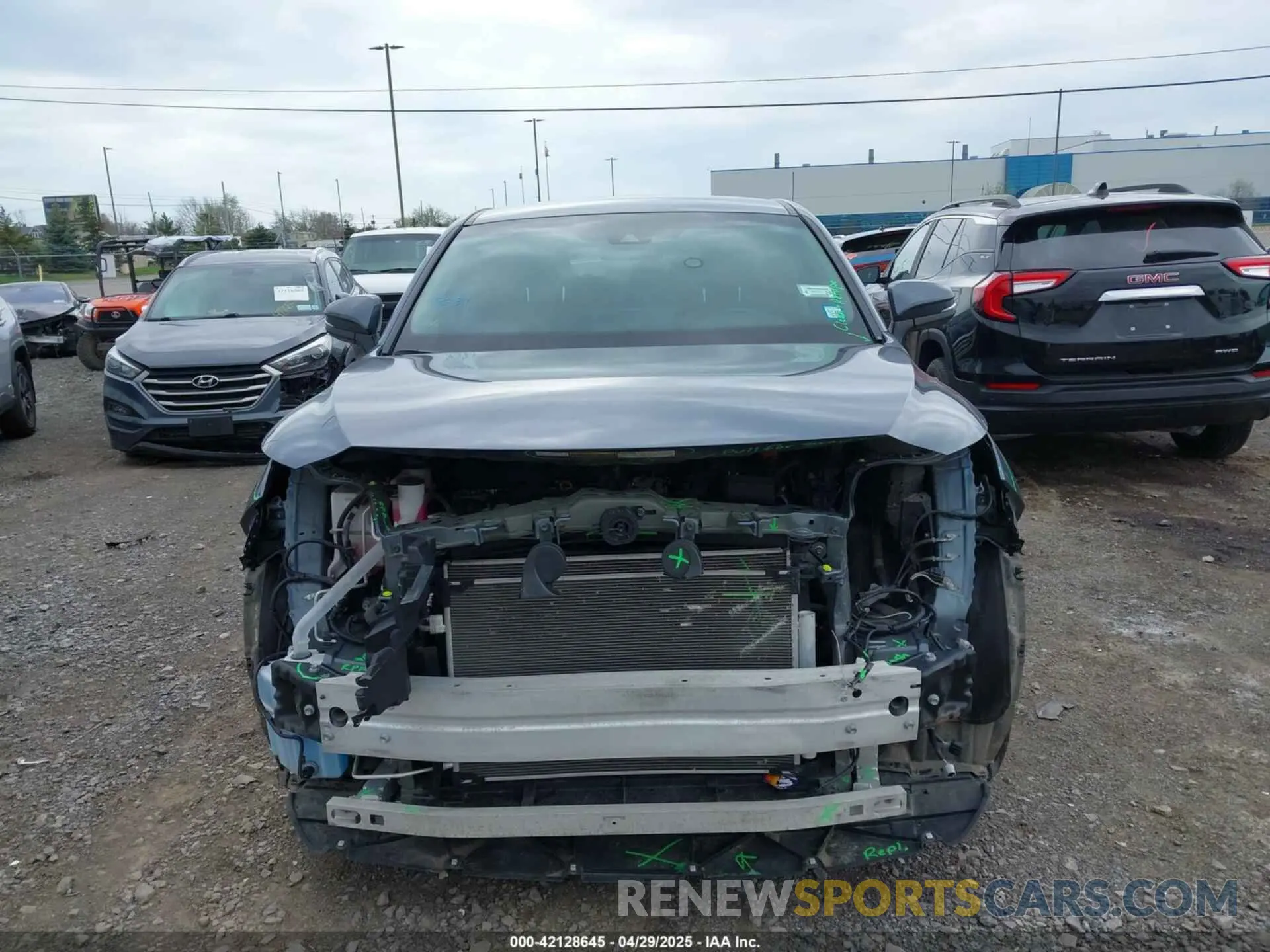 12 Photograph of a damaged car JTEAAAAH8NJ092371 TOYOTA VENZA 2022