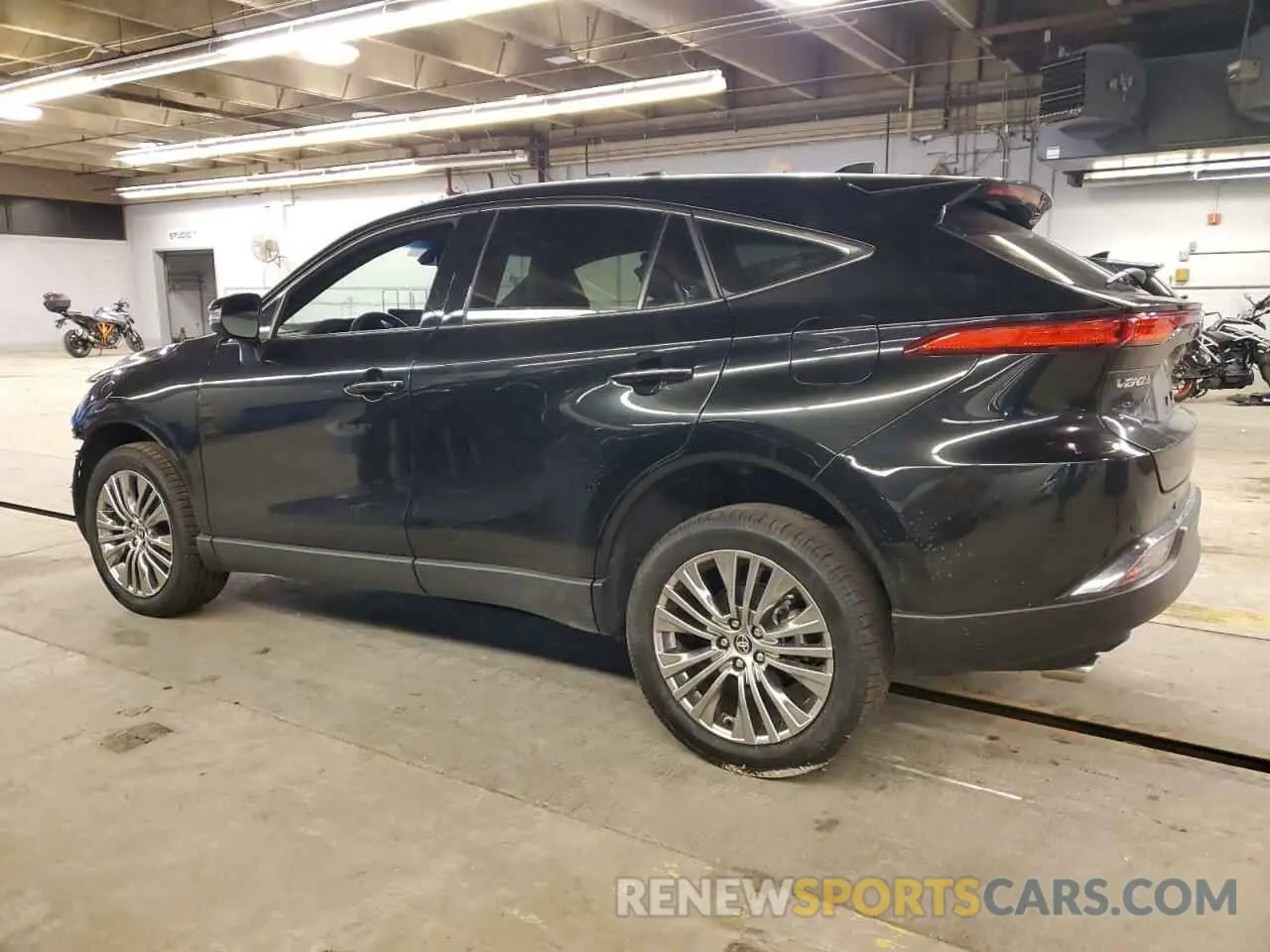 2 Photograph of a damaged car JTEAAAAH8NJ107225 TOYOTA VENZA 2022