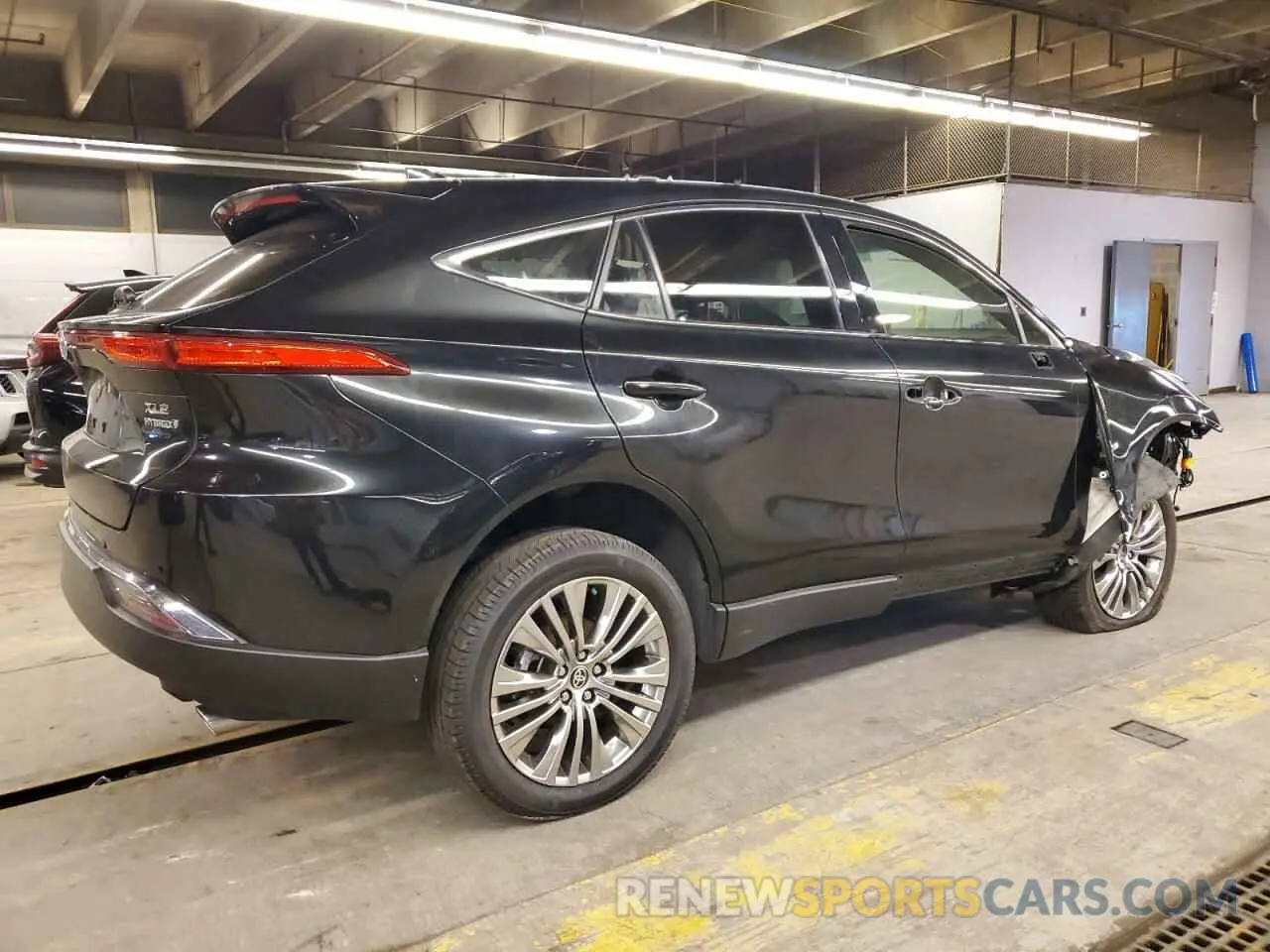 3 Photograph of a damaged car JTEAAAAH8NJ107225 TOYOTA VENZA 2022
