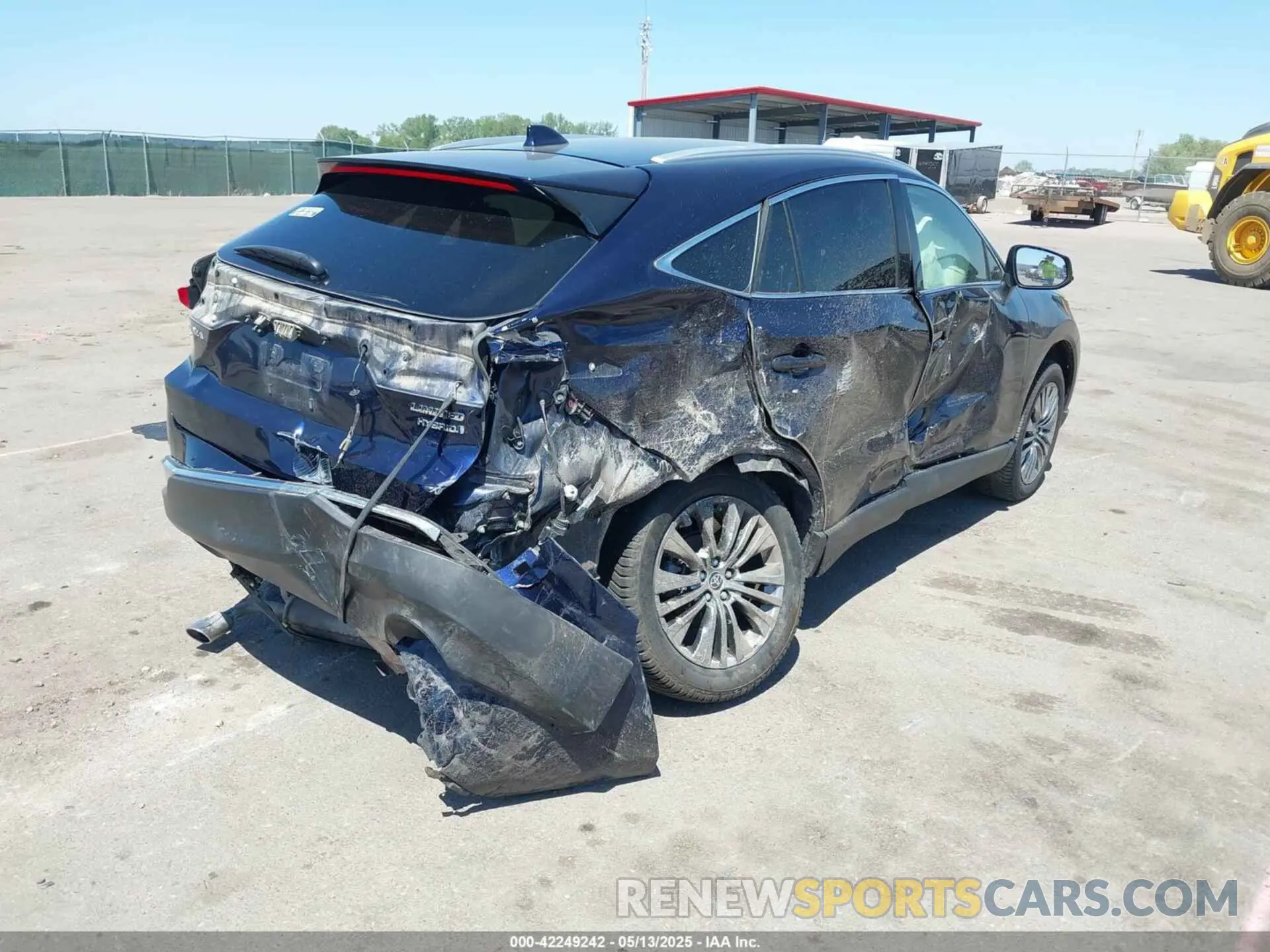 4 Photograph of a damaged car JTEAAAAH9NJ091682 TOYOTA VENZA 2022