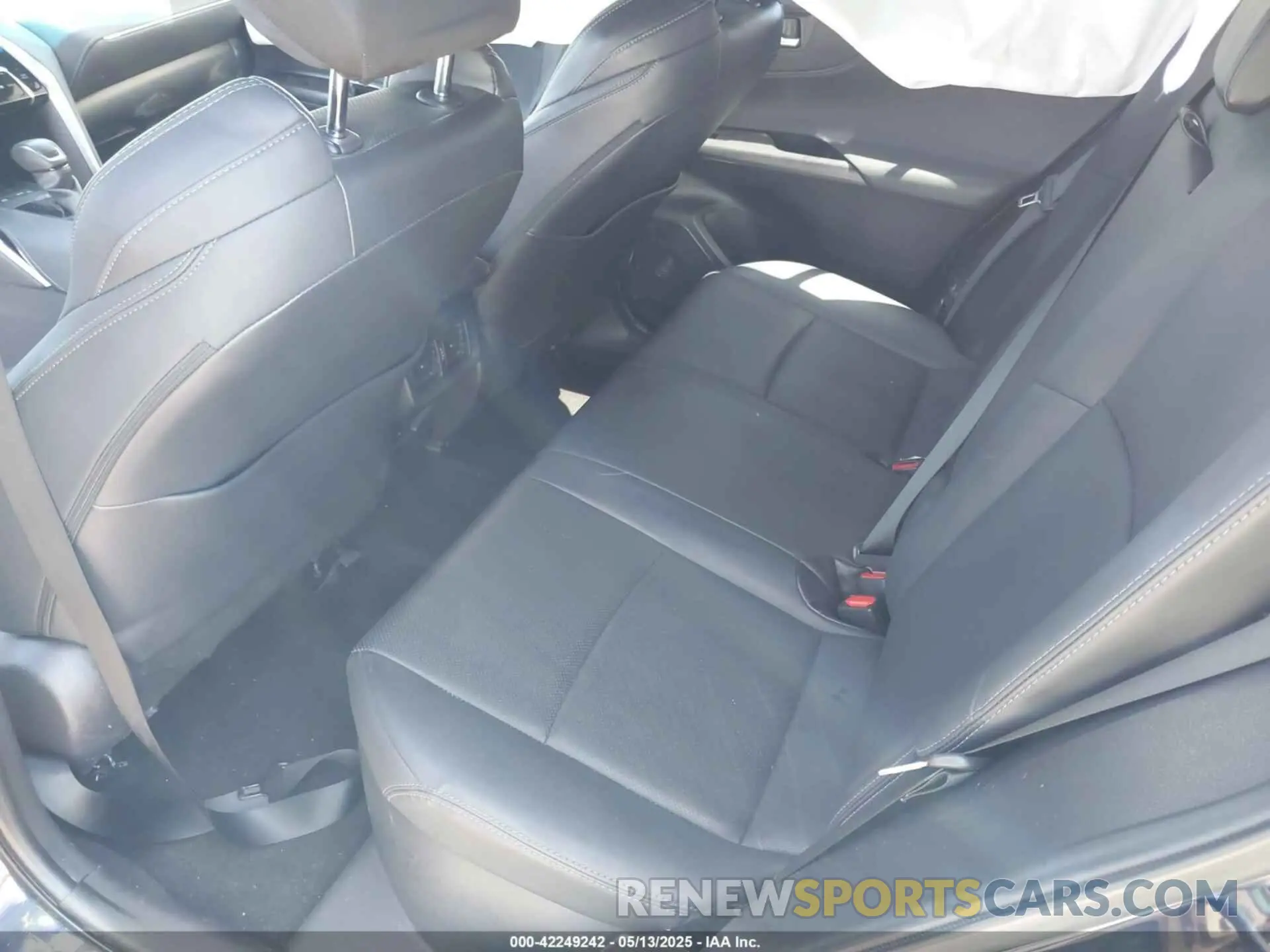 8 Photograph of a damaged car JTEAAAAH9NJ091682 TOYOTA VENZA 2022