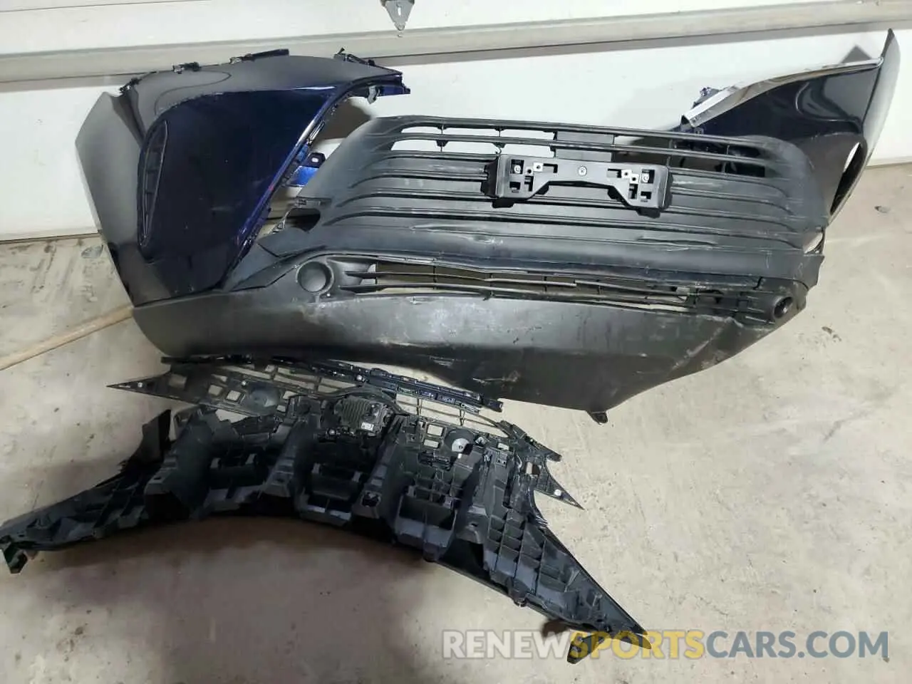 13 Photograph of a damaged car JTEAAAAH9NJ099426 TOYOTA VENZA 2022