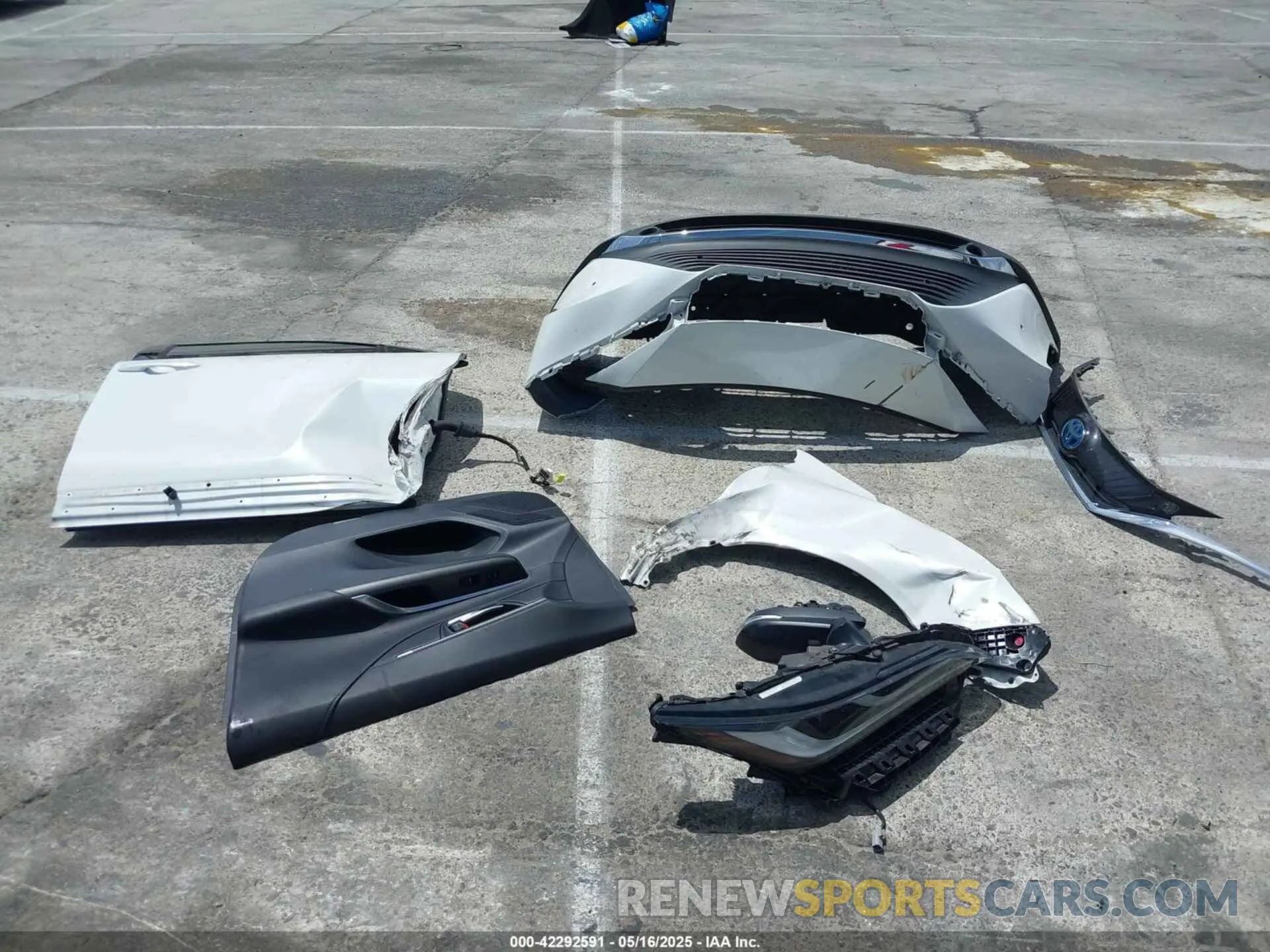 12 Photograph of a damaged car JTEAAAAH1PJ135399 TOYOTA VENZA 2023