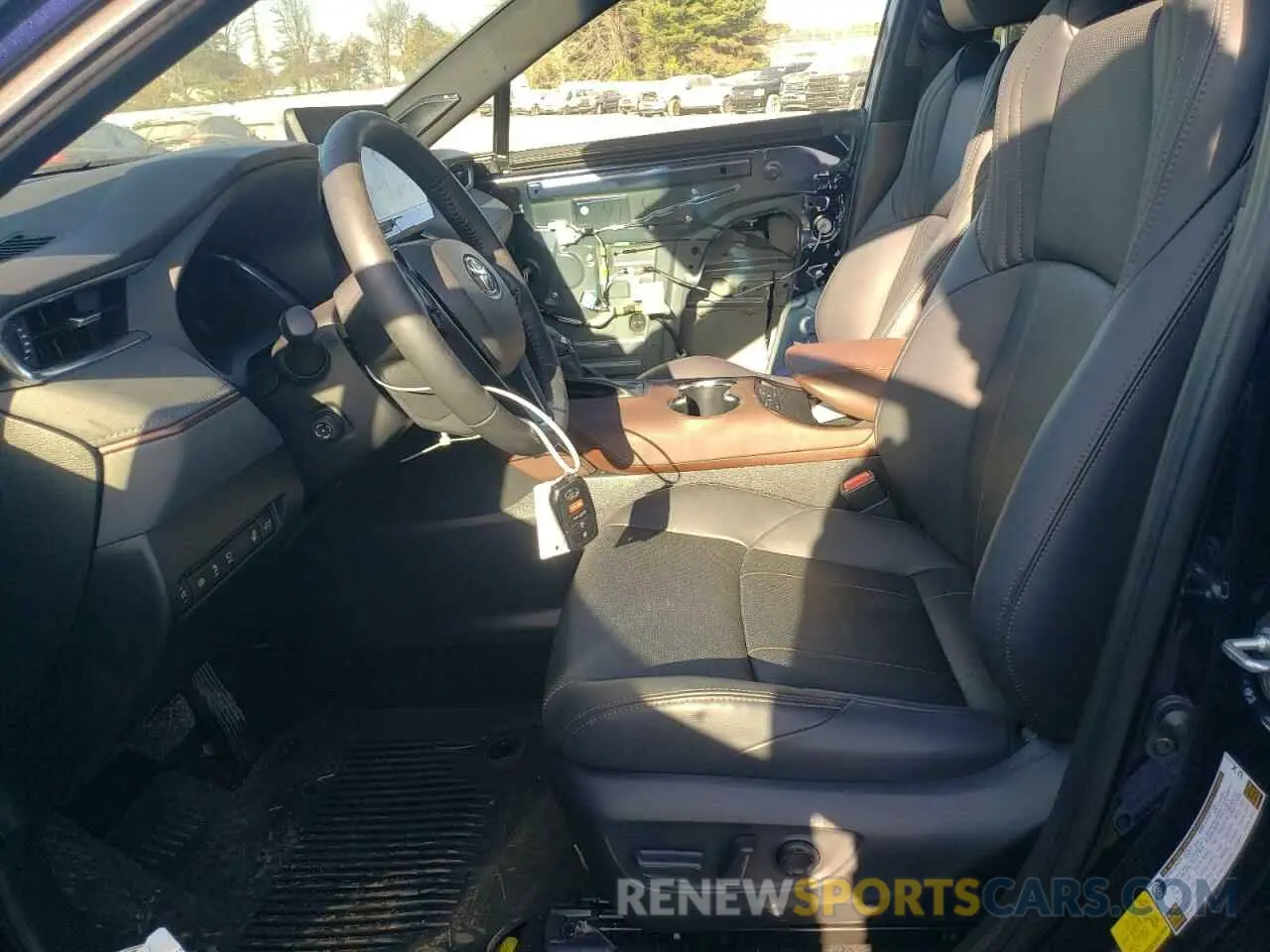 7 Photograph of a damaged car JTEAAAAH4PJ121349 TOYOTA VENZA 2023