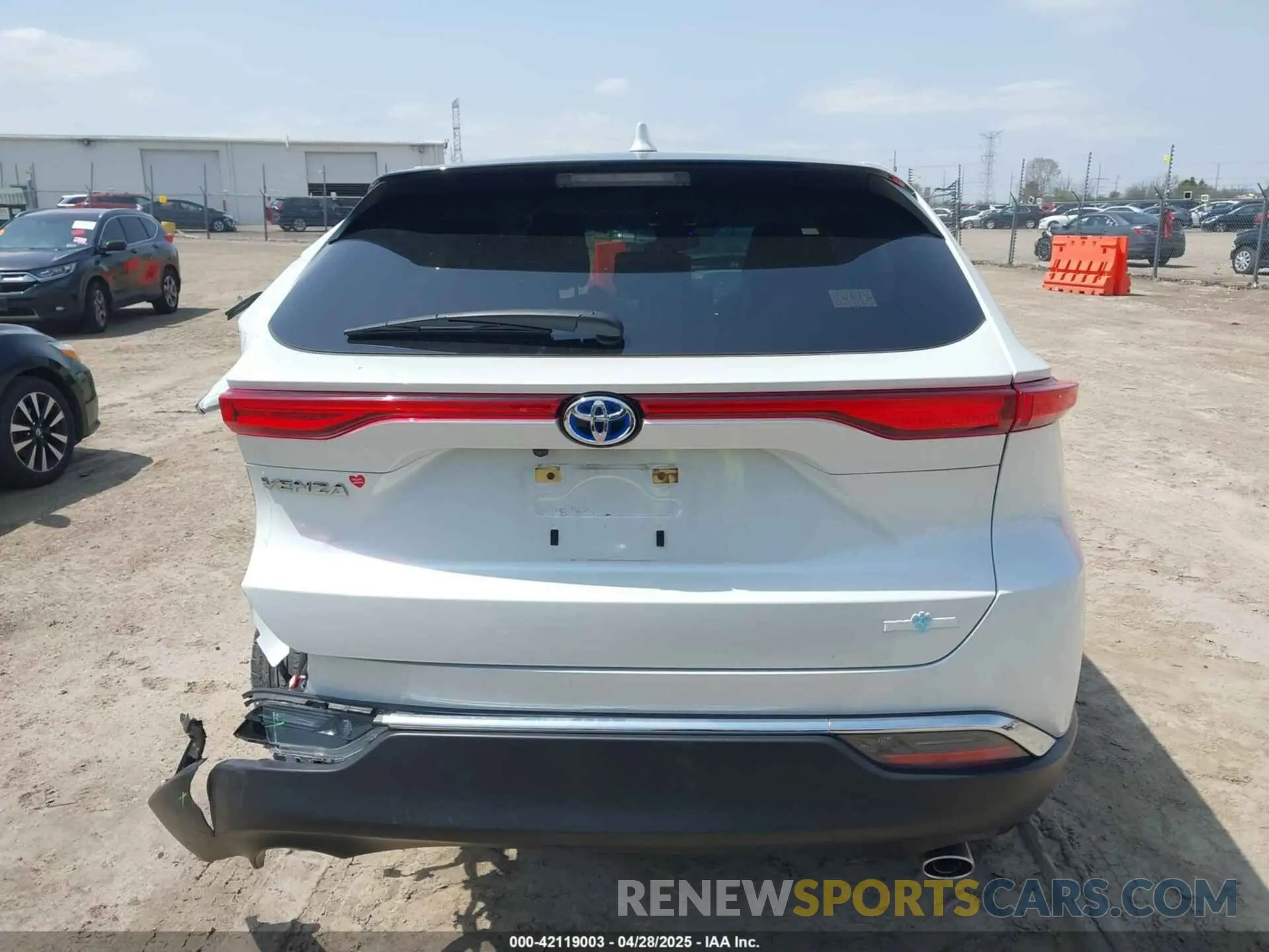 17 Photograph of a damaged car JTEAAAAH7PJ119708 TOYOTA VENZA 2023