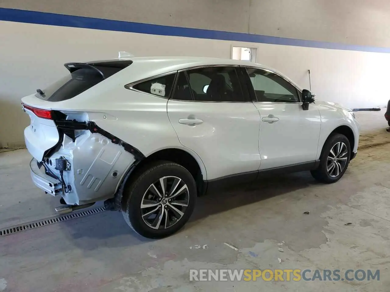 3 Photograph of a damaged car JTEAAAAH8PJ126957 TOYOTA VENZA 2023