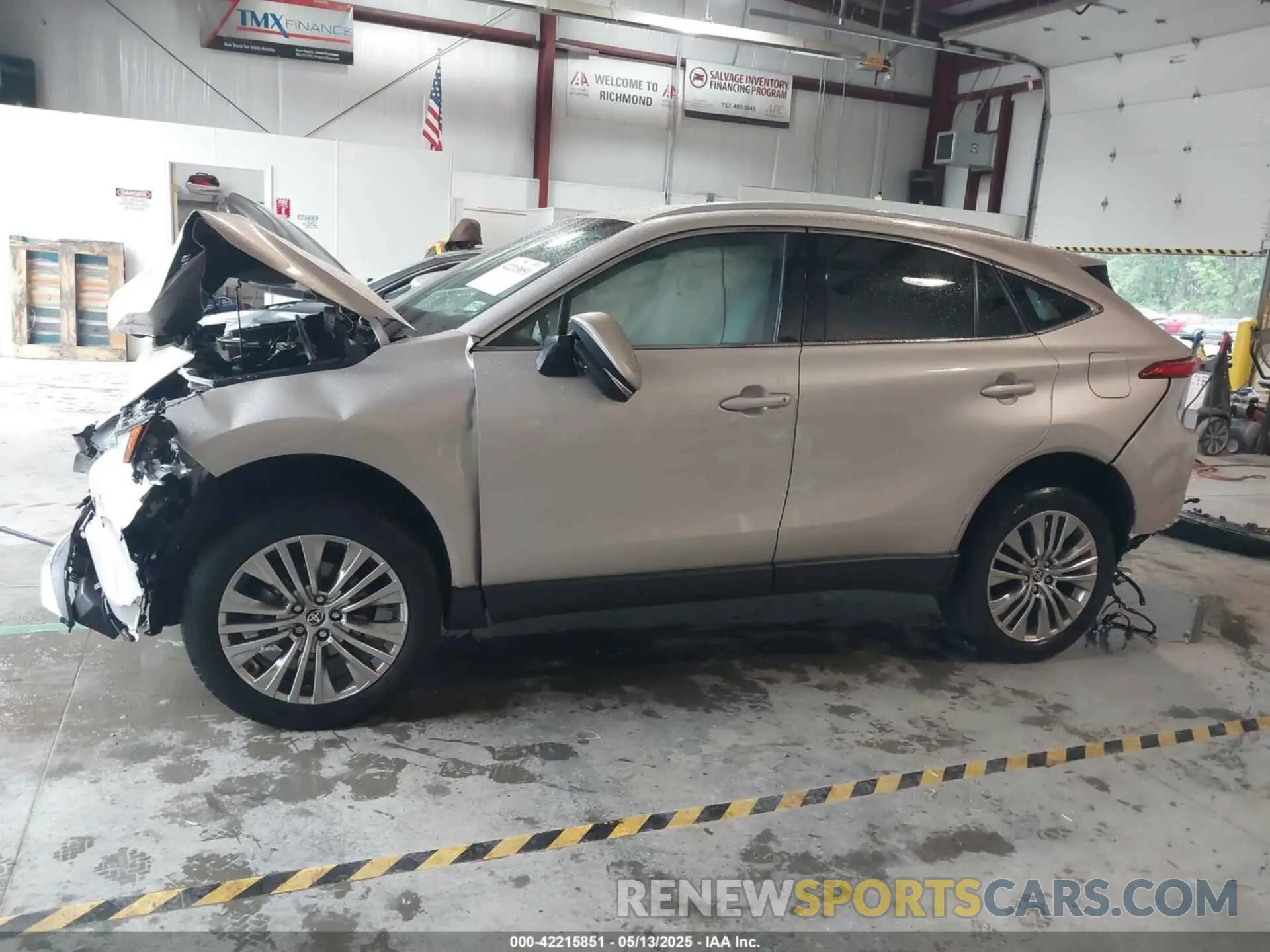 13 Photograph of a damaged car JTEAAAAH8PJ138283 TOYOTA VENZA 2023