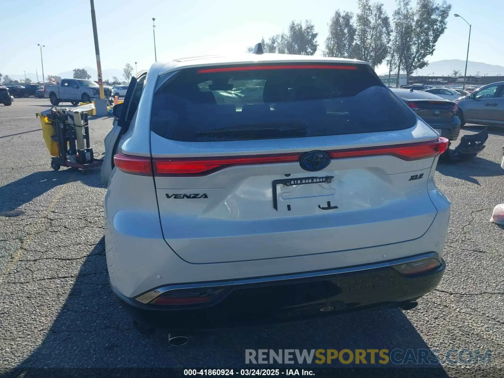 16 Photograph of a damaged car JTEAAAAH8PJ144374 TOYOTA VENZA 2023
