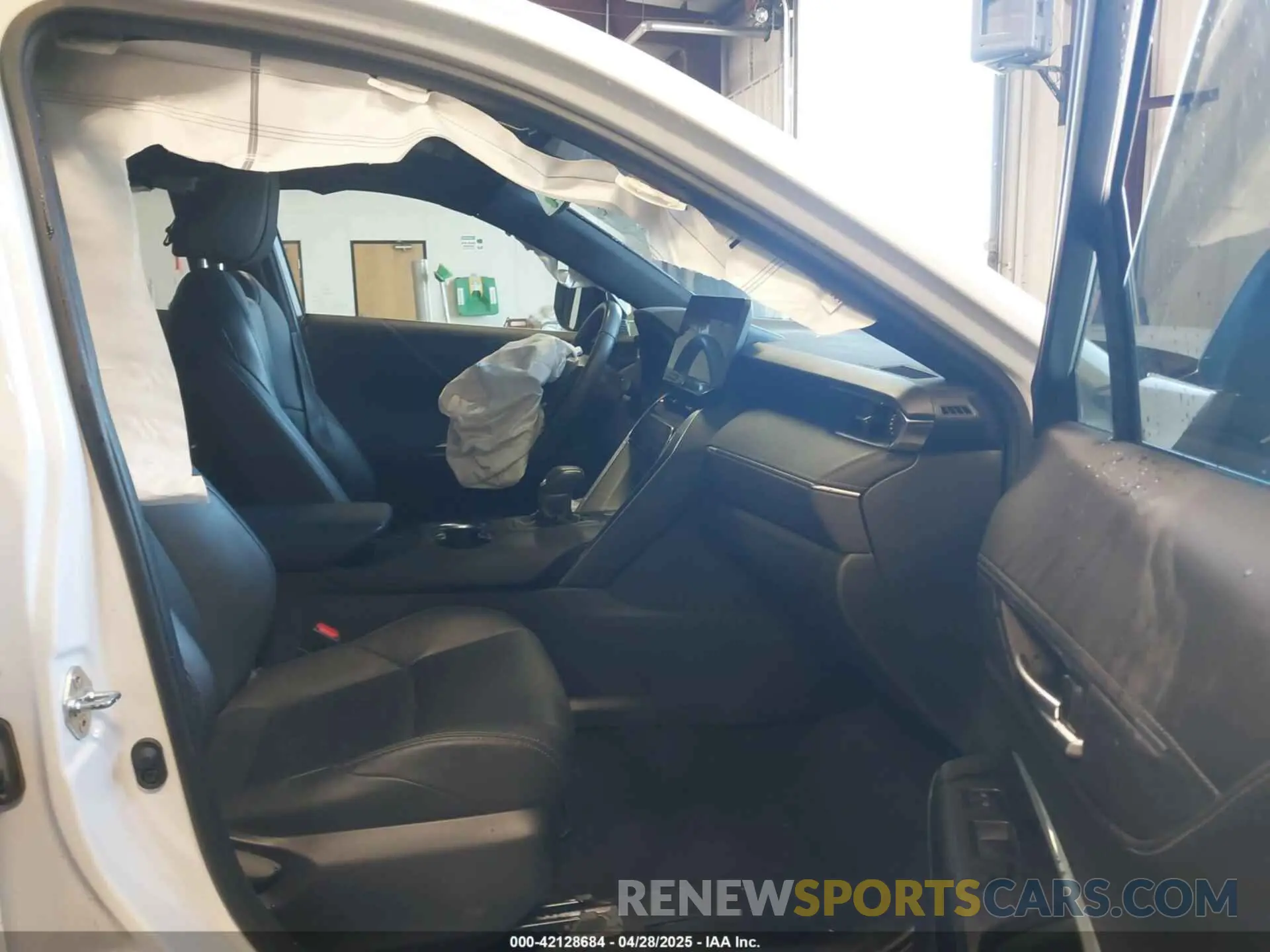 5 Photograph of a damaged car JTEAAAAHXPJ130945 TOYOTA VENZA 2023