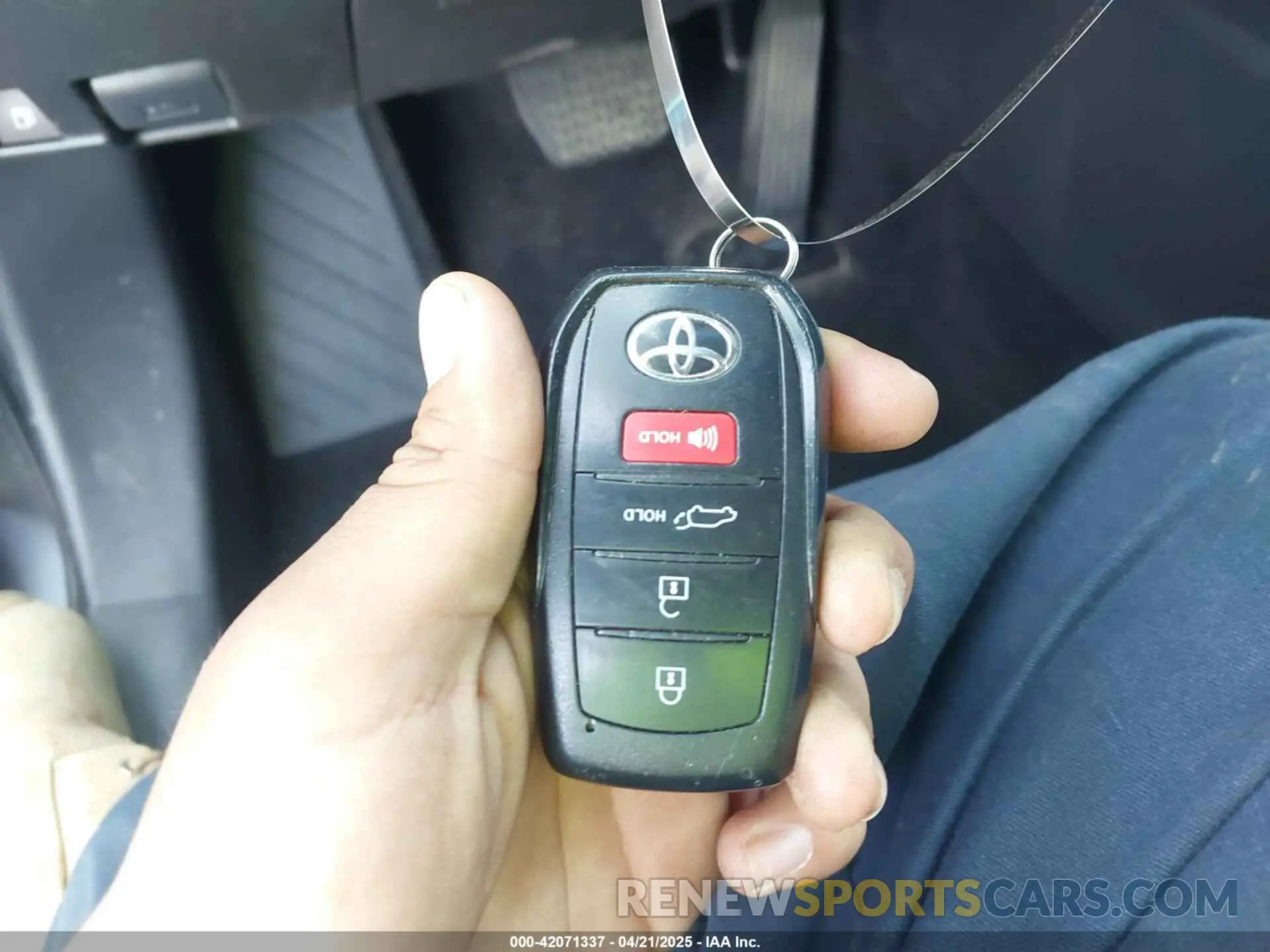 11 Photograph of a damaged car JTEAAAAH0RJ182376 TOYOTA VENZA 2024