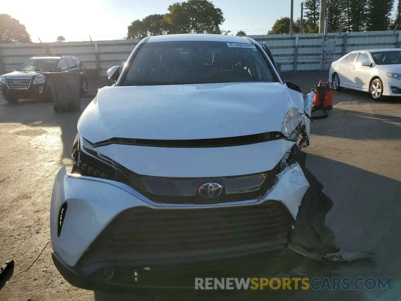 5 Photograph of a damaged car JTEAAAAH0RJ183947 TOYOTA VENZA 2024
