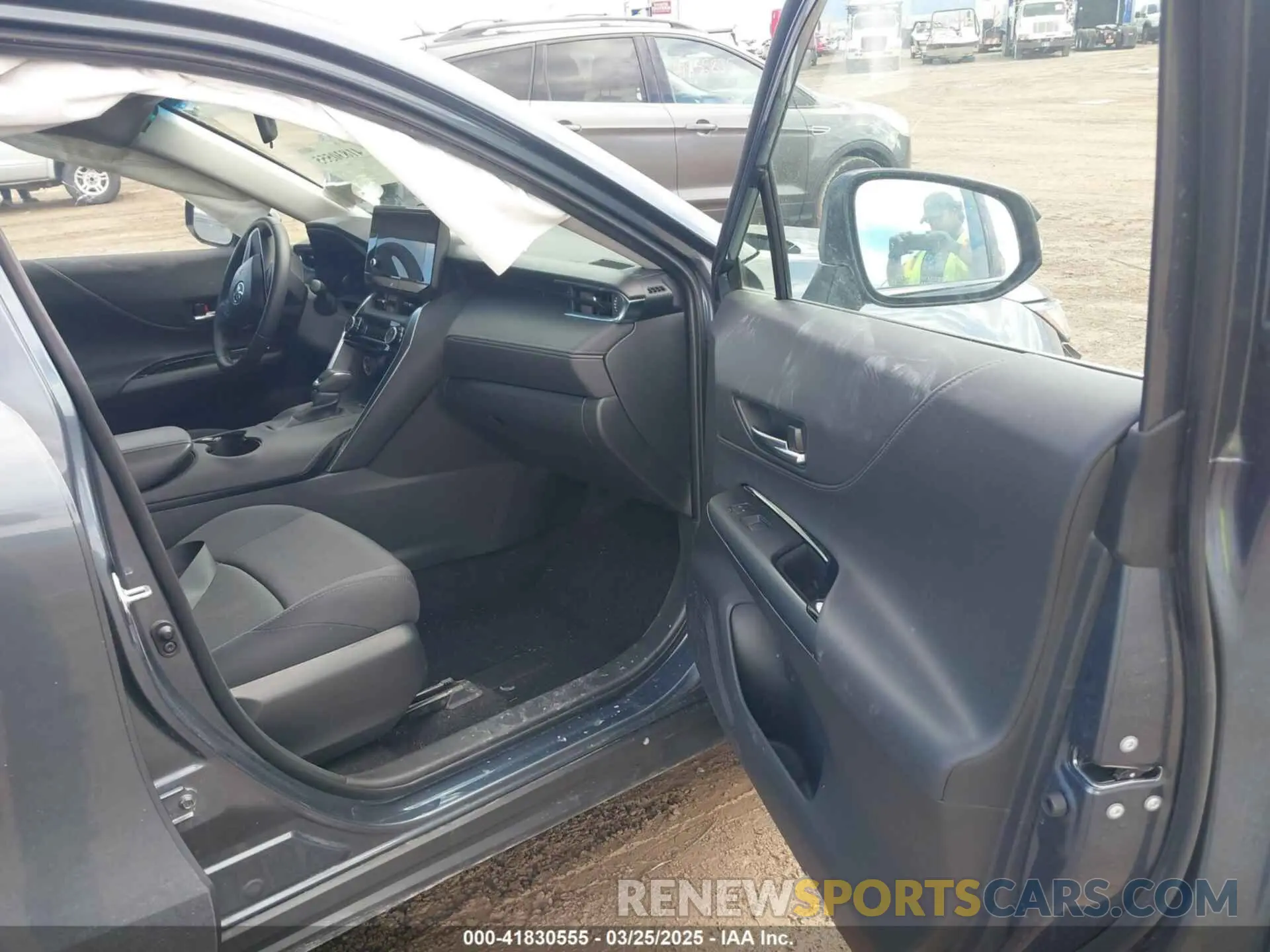 5 Photograph of a damaged car JTEAAAAH0RJ184824 TOYOTA VENZA 2024