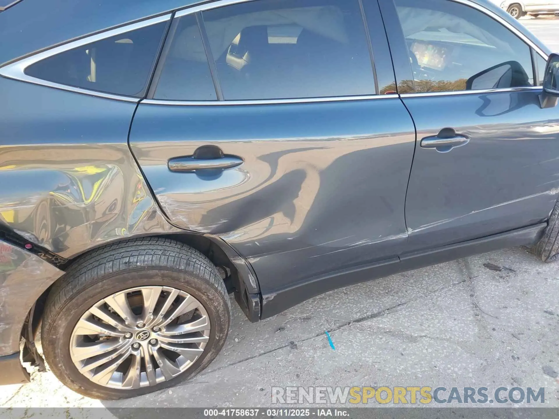 18 Photograph of a damaged car JTEAAAAH1RJ177932 TOYOTA VENZA 2024