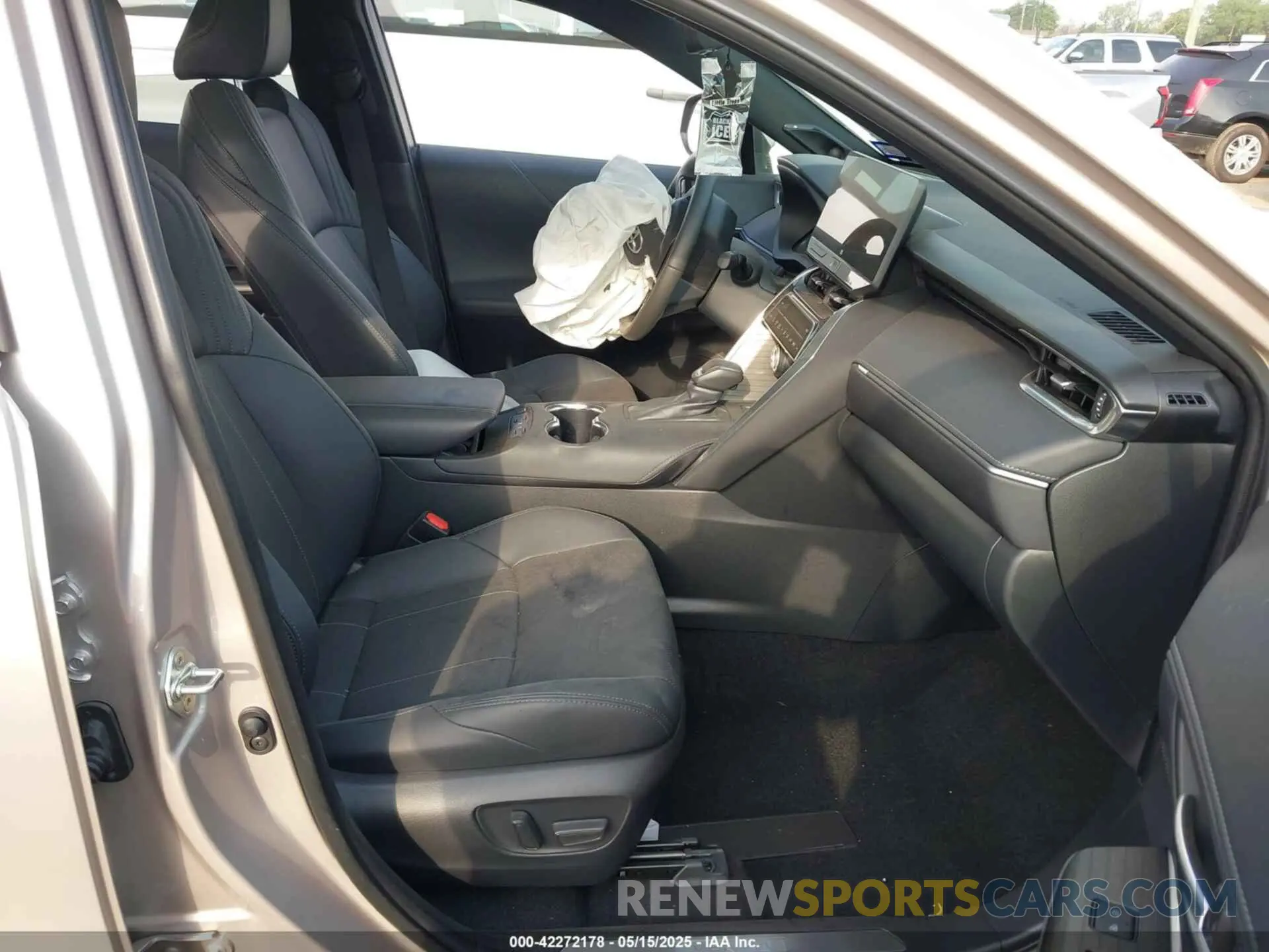 5 Photograph of a damaged car JTEAAAAH2RJ183948 TOYOTA VENZA 2024