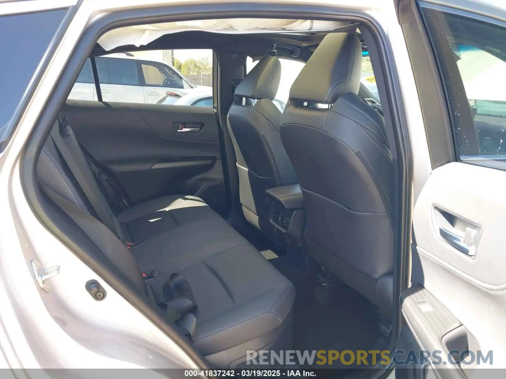 8 Photograph of a damaged car JTEAAAAH3RJ186695 TOYOTA VENZA 2024