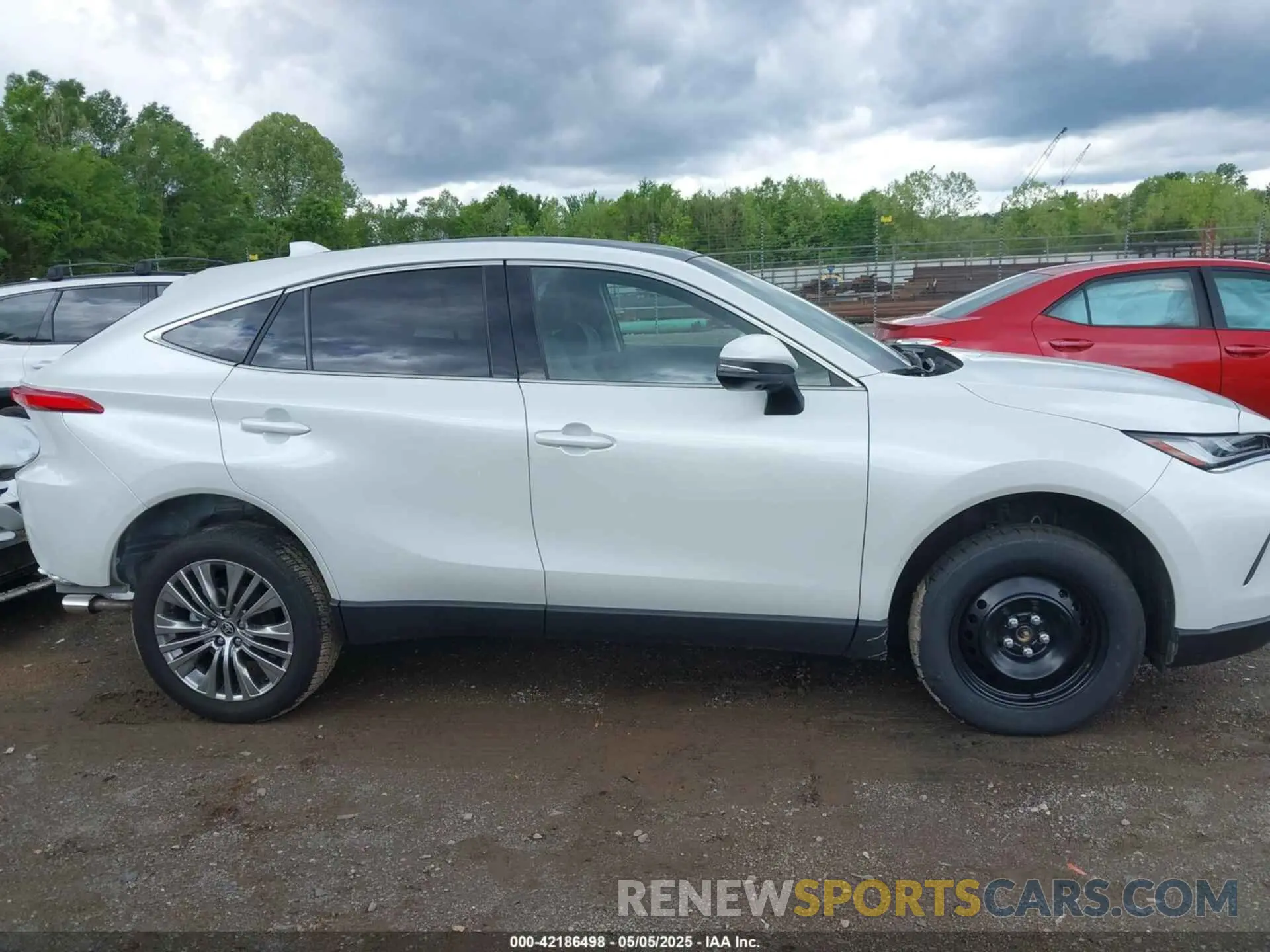 14 Photograph of a damaged car JTEAAAAH4RJ176970 TOYOTA VENZA 2024