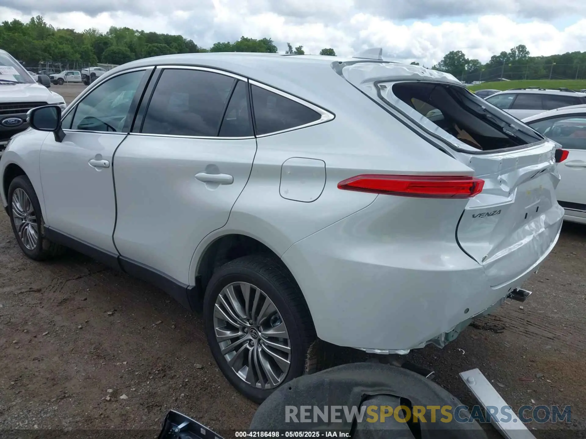 3 Photograph of a damaged car JTEAAAAH4RJ176970 TOYOTA VENZA 2024