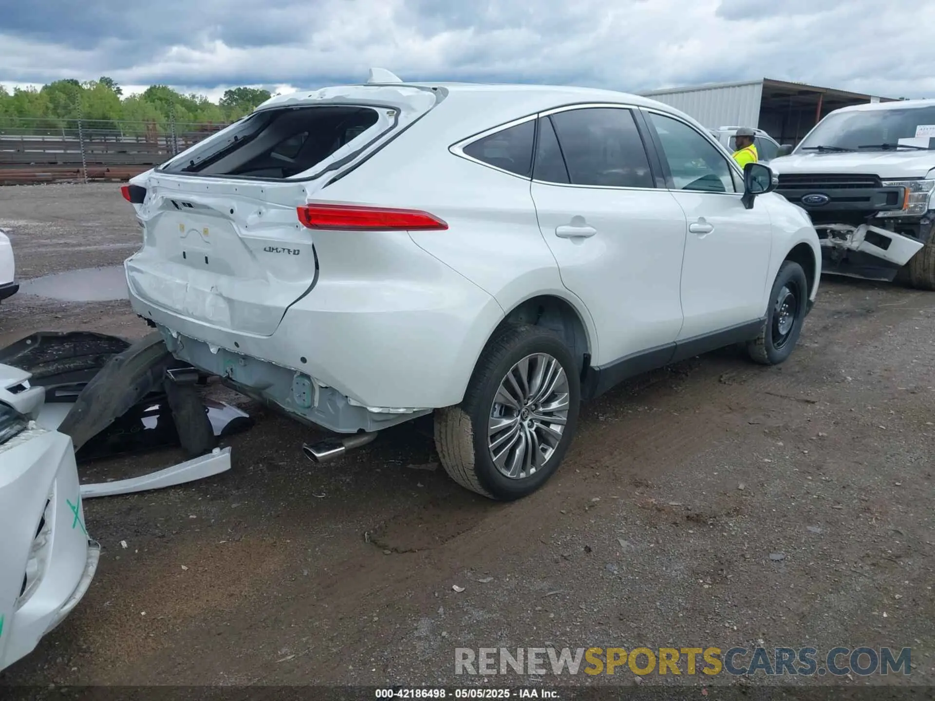4 Photograph of a damaged car JTEAAAAH4RJ176970 TOYOTA VENZA 2024