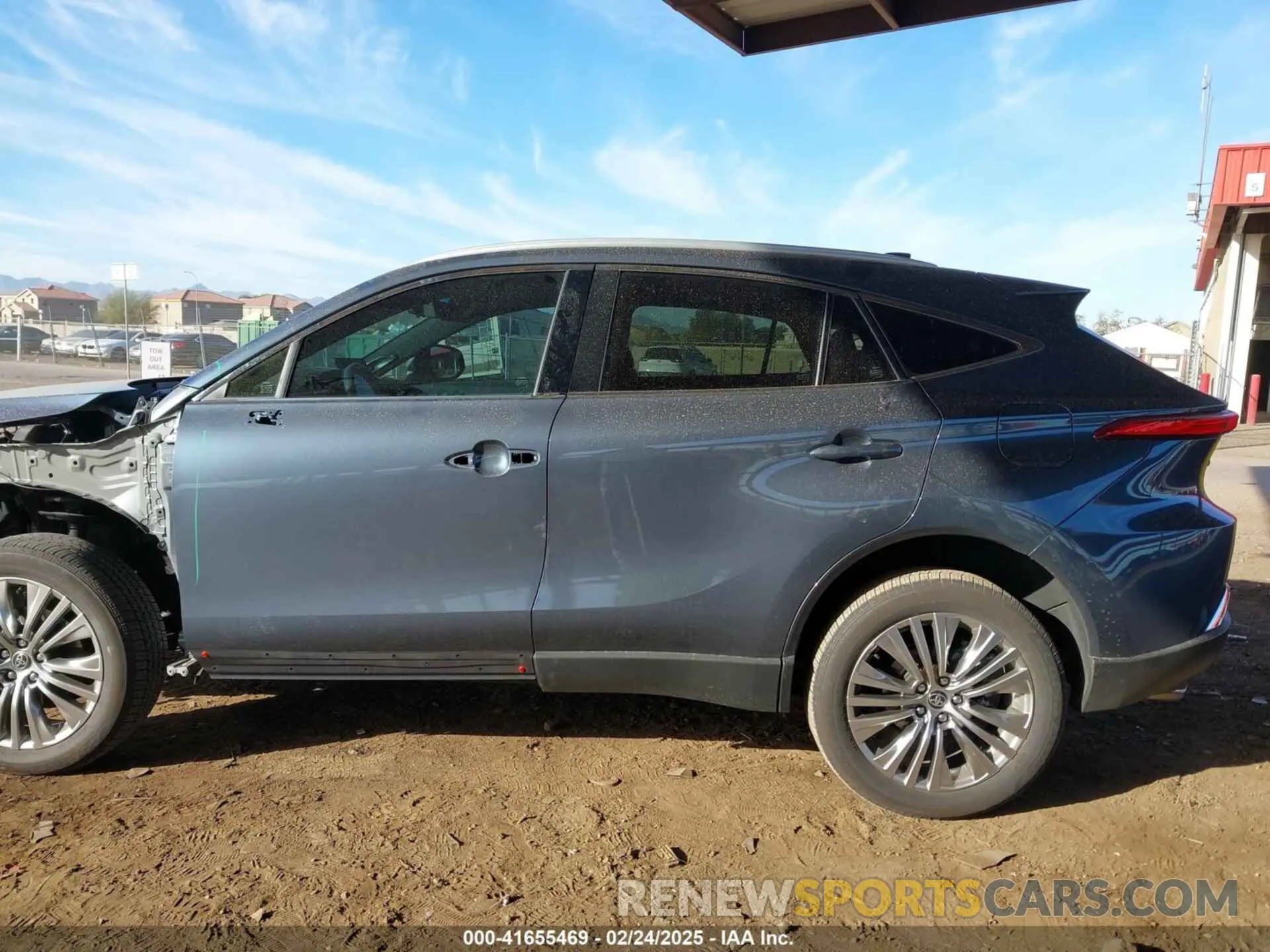 15 Photograph of a damaged car JTEAAAAH5RJ174676 TOYOTA VENZA 2024