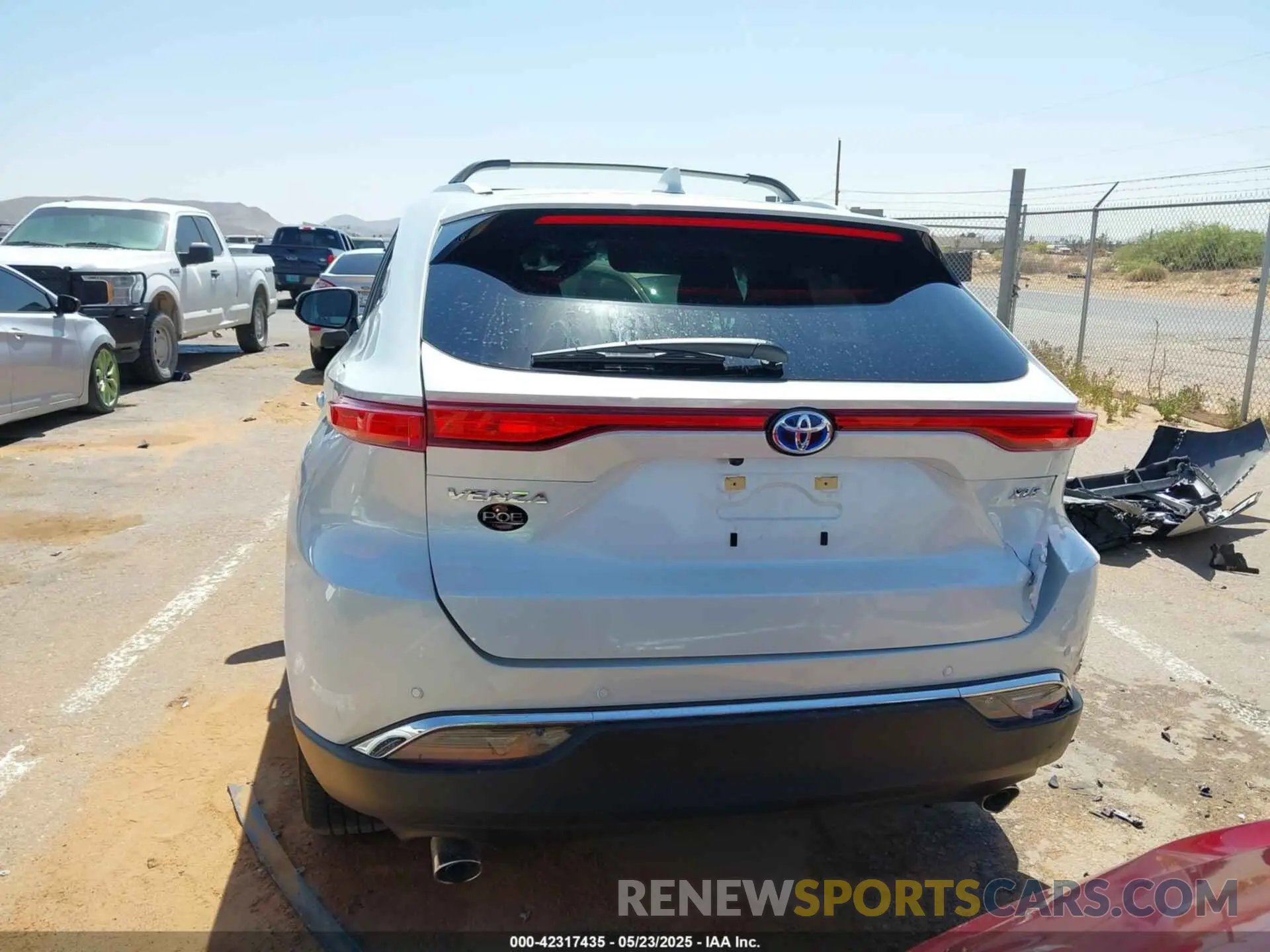 15 Photograph of a damaged car JTEAAAAH5RJ192353 TOYOTA VENZA 2024