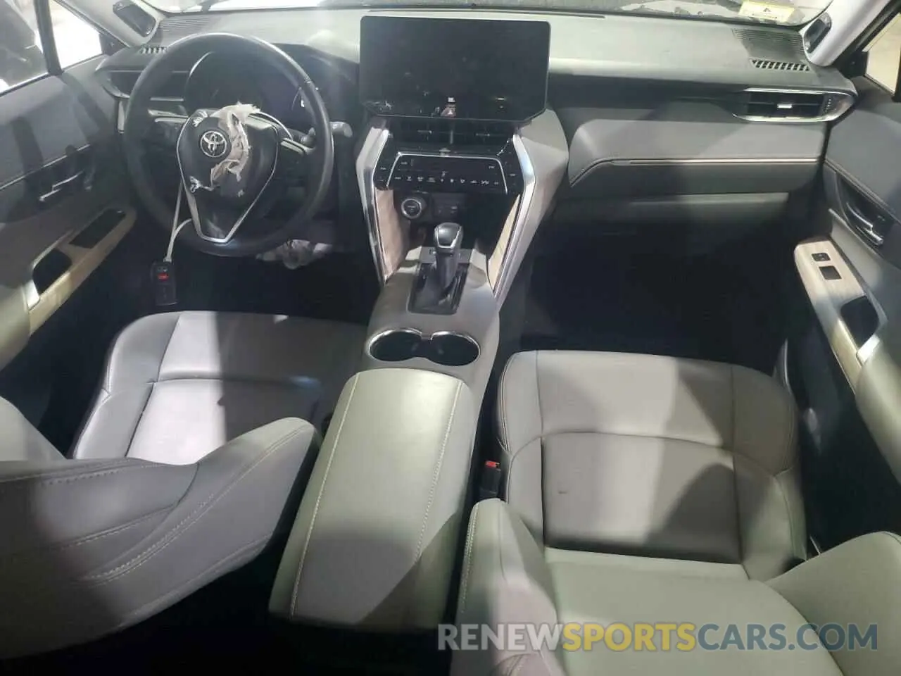8 Photograph of a damaged car JTEAAAAH6RJ164903 TOYOTA VENZA 2024