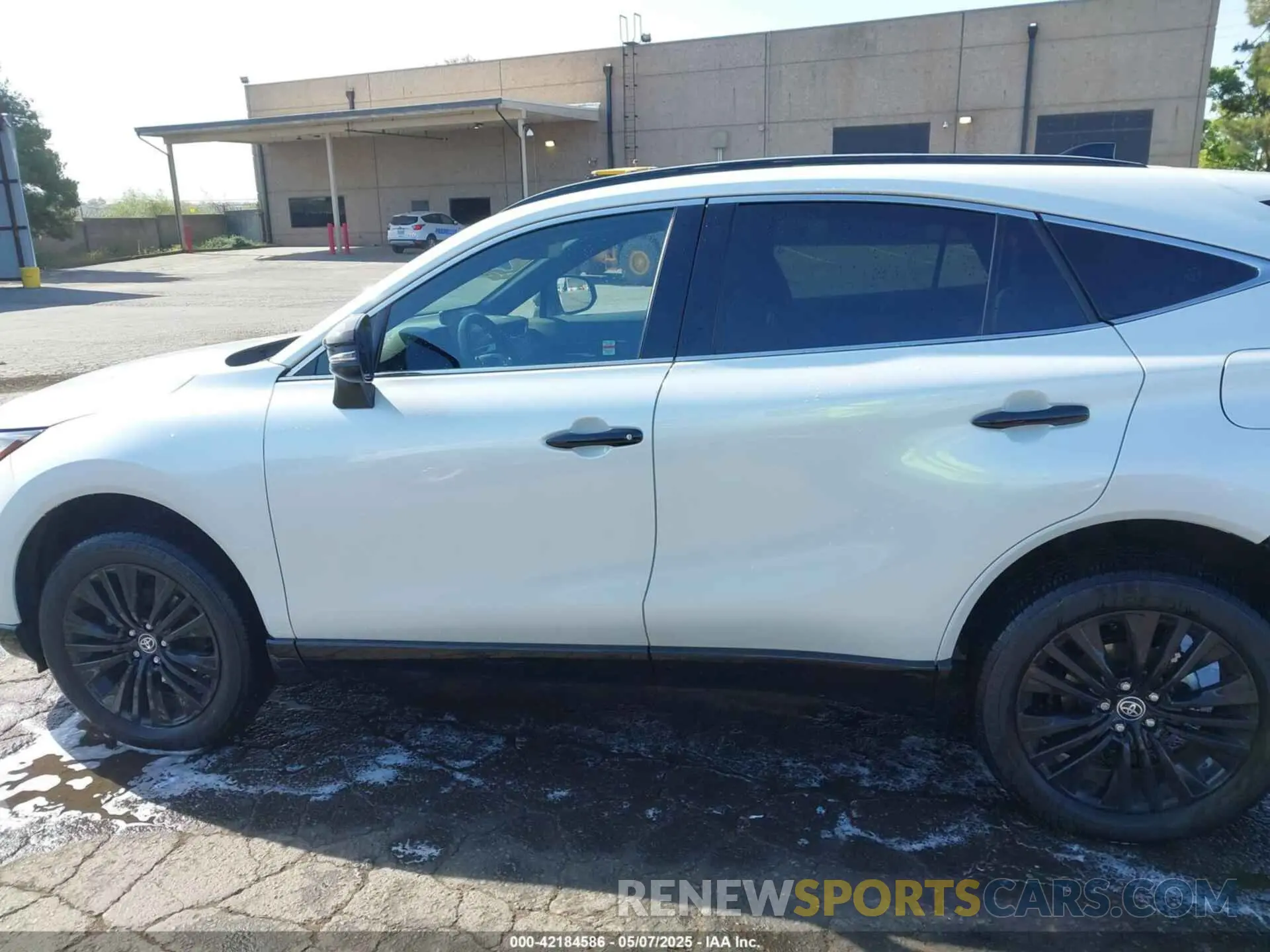 15 Photograph of a damaged car JTEAAAAH7RJ155305 TOYOTA VENZA 2024