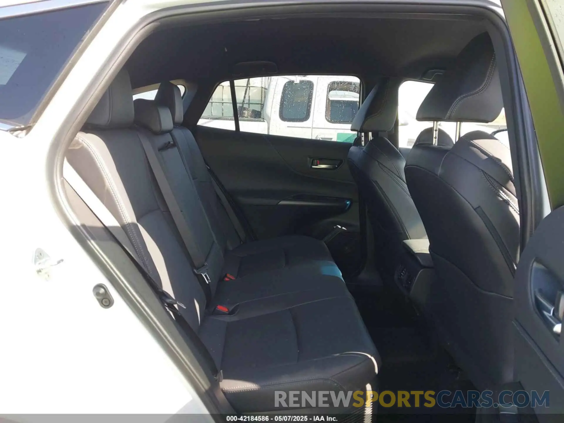 8 Photograph of a damaged car JTEAAAAH7RJ155305 TOYOTA VENZA 2024