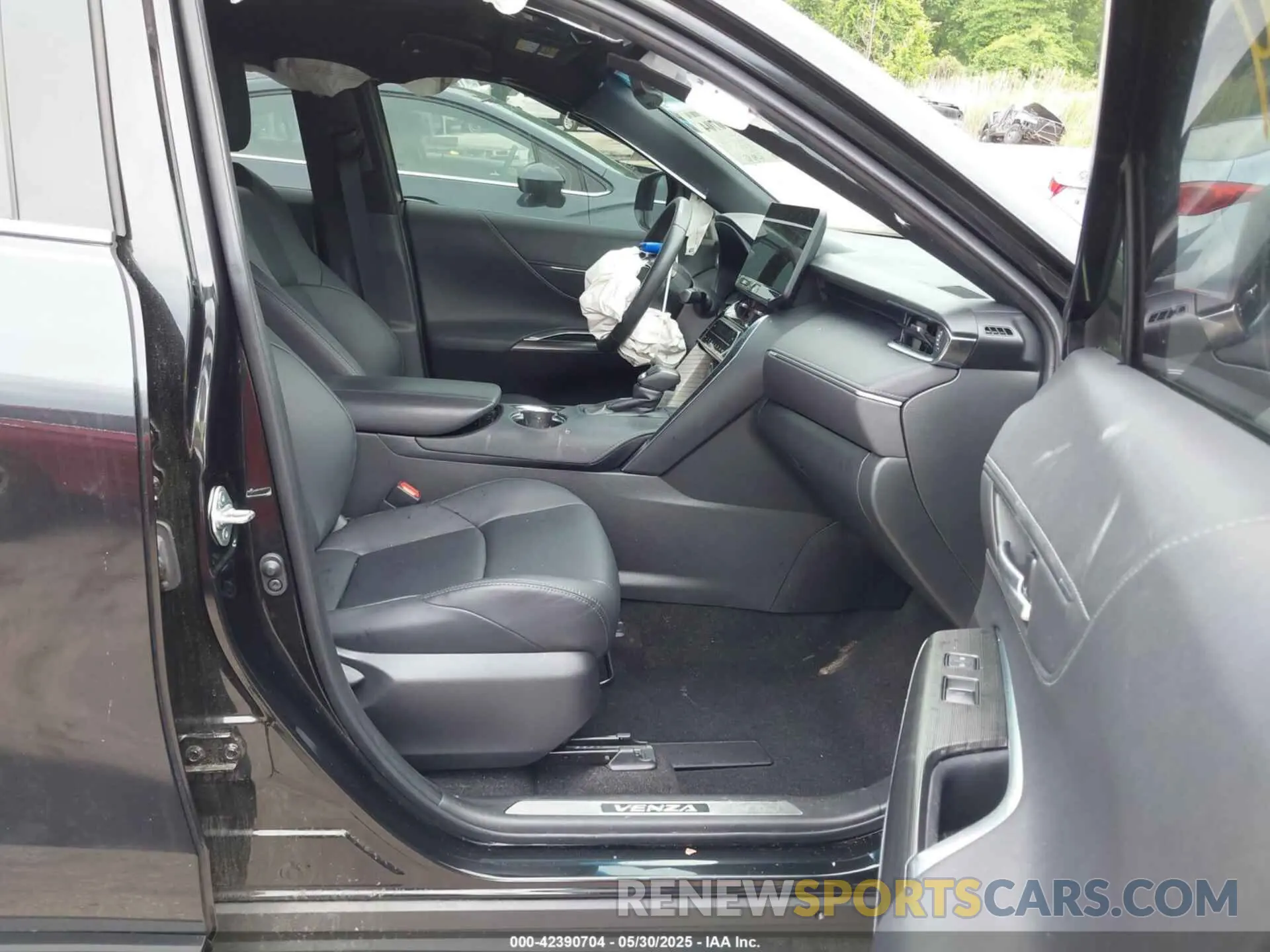 5 Photograph of a damaged car JTEAAAAH9RJ182313 TOYOTA VENZA 2024