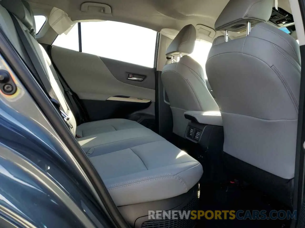 11 Photograph of a damaged car JTEAAAAHXRJ184541 TOYOTA VENZA 2024