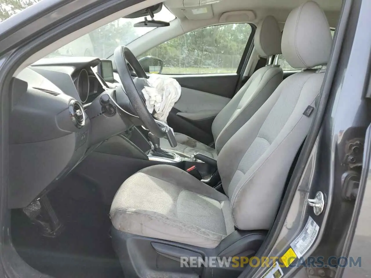 7 Photograph of a damaged car 3MYDLBYV0KY500741 TOYOTA YARIS 2019