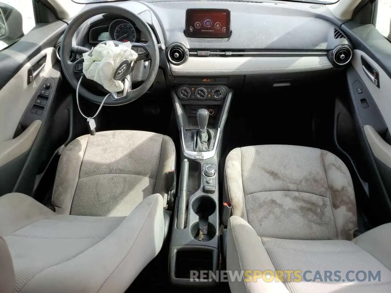 8 Photograph of a damaged car 3MYDLBYV0KY500741 TOYOTA YARIS 2019
